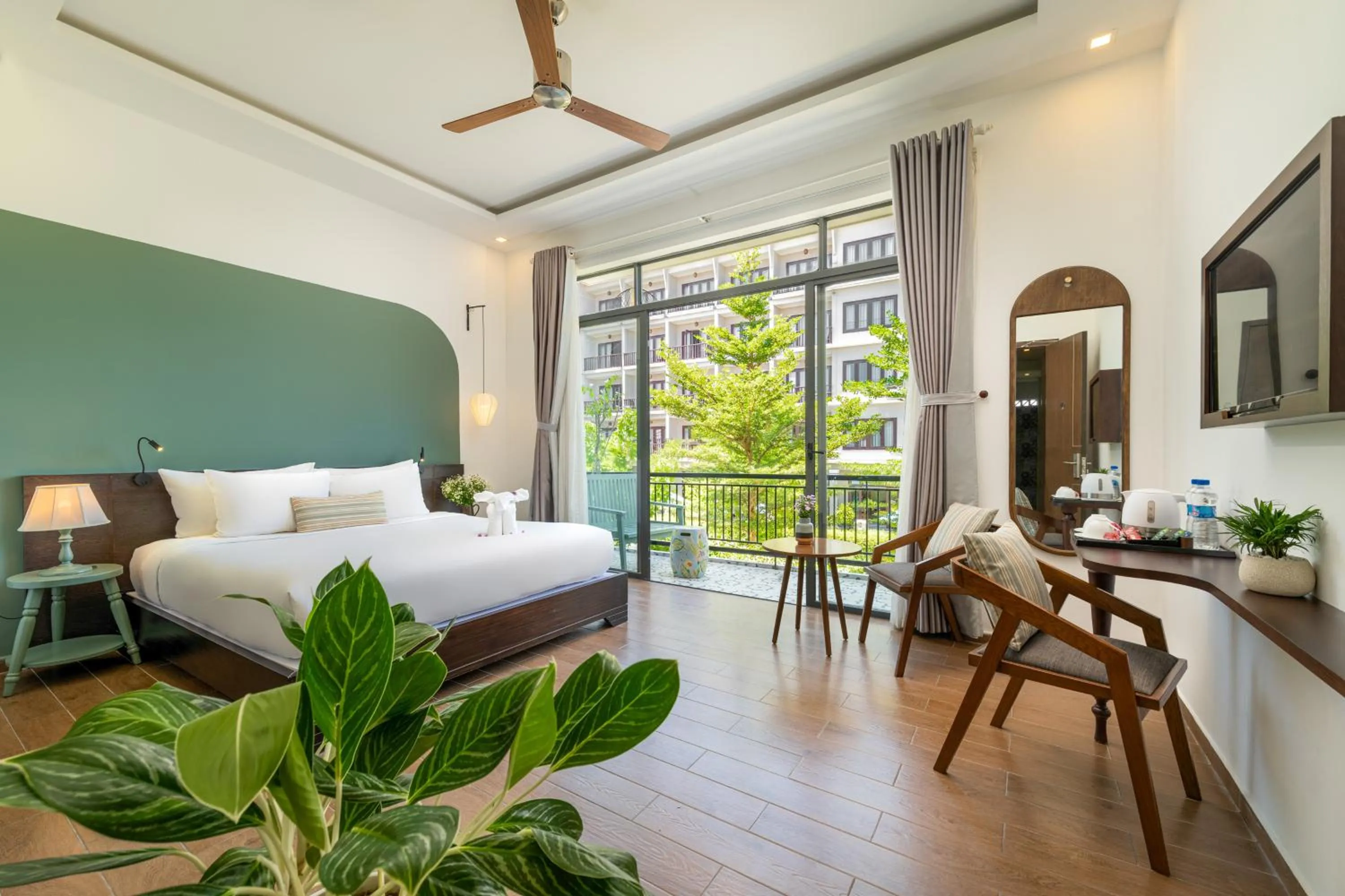 Deluxe Double Room with Balcony | 1 year voucher to freely change your stay date in Volar Hoi An