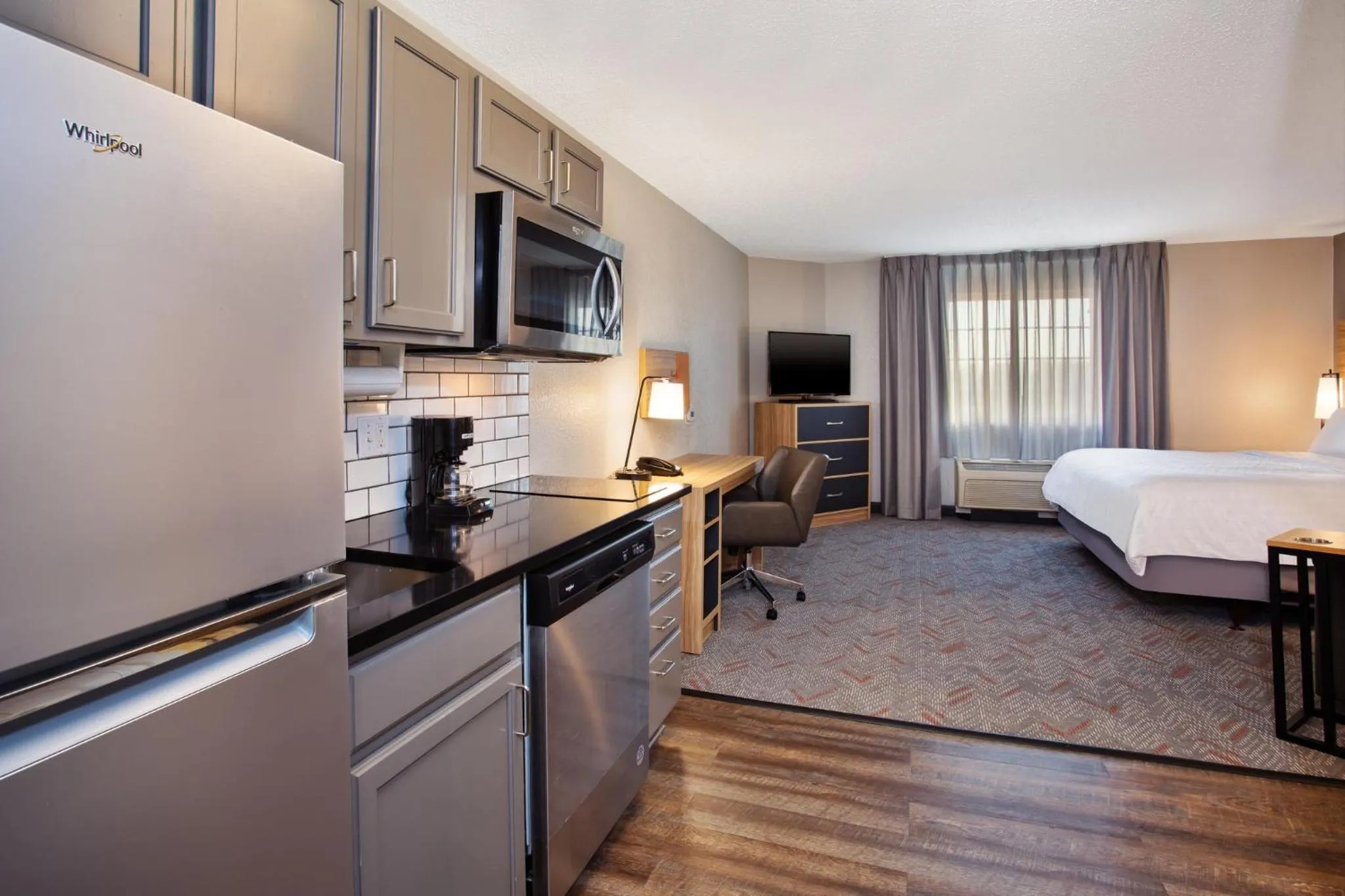 King Studio Suite with Bath Tub - Mobility Access in Candlewood Suites Kenosha - Pleasant Prairie by IHG