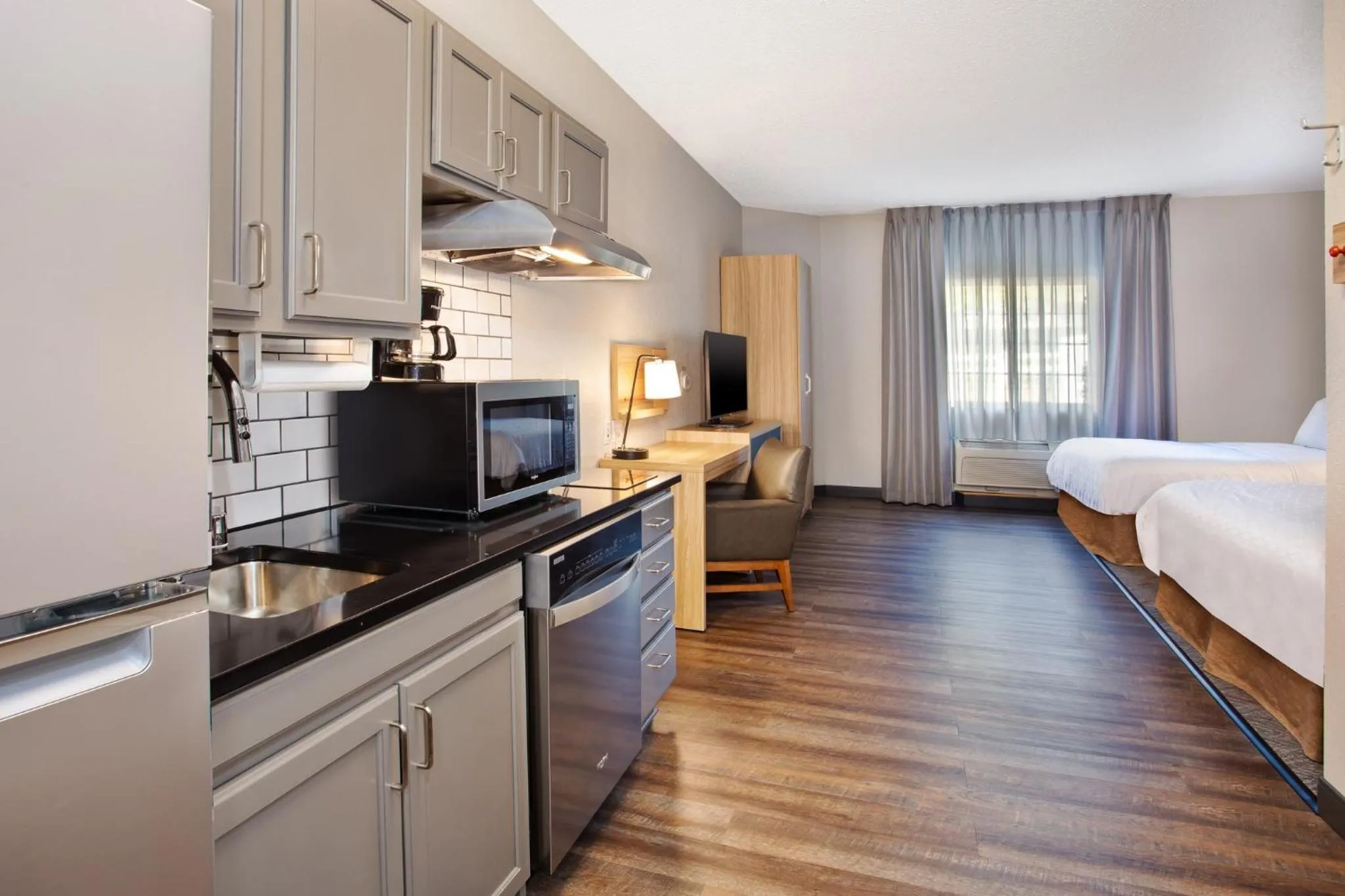Studio Queen Suite with Two Queen Beds and Mobility Accessible Transfer Shower in Candlewood Suites Kenosha - Pleasant Prairie by IHG