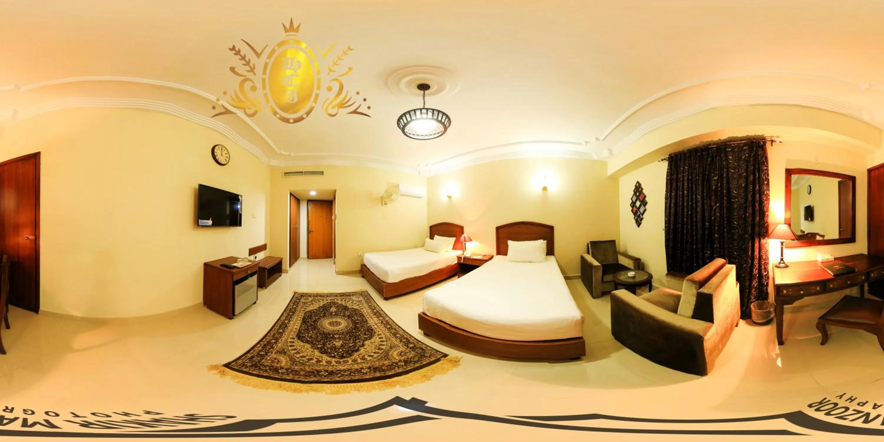 Executive Twin Room in Hotel Crown Inn