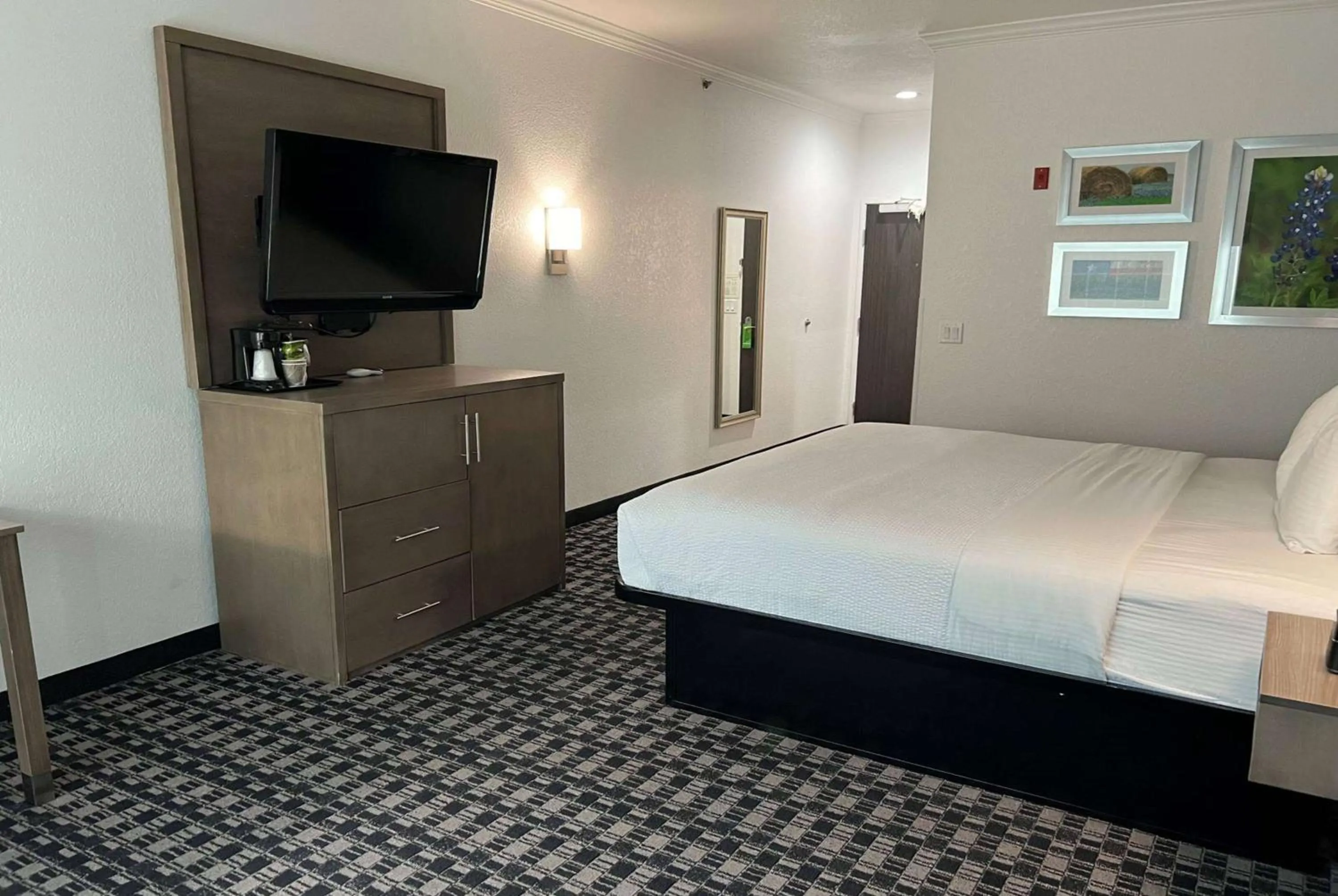 Deluxe King Room in La Quinta by Wyndham Dalhart