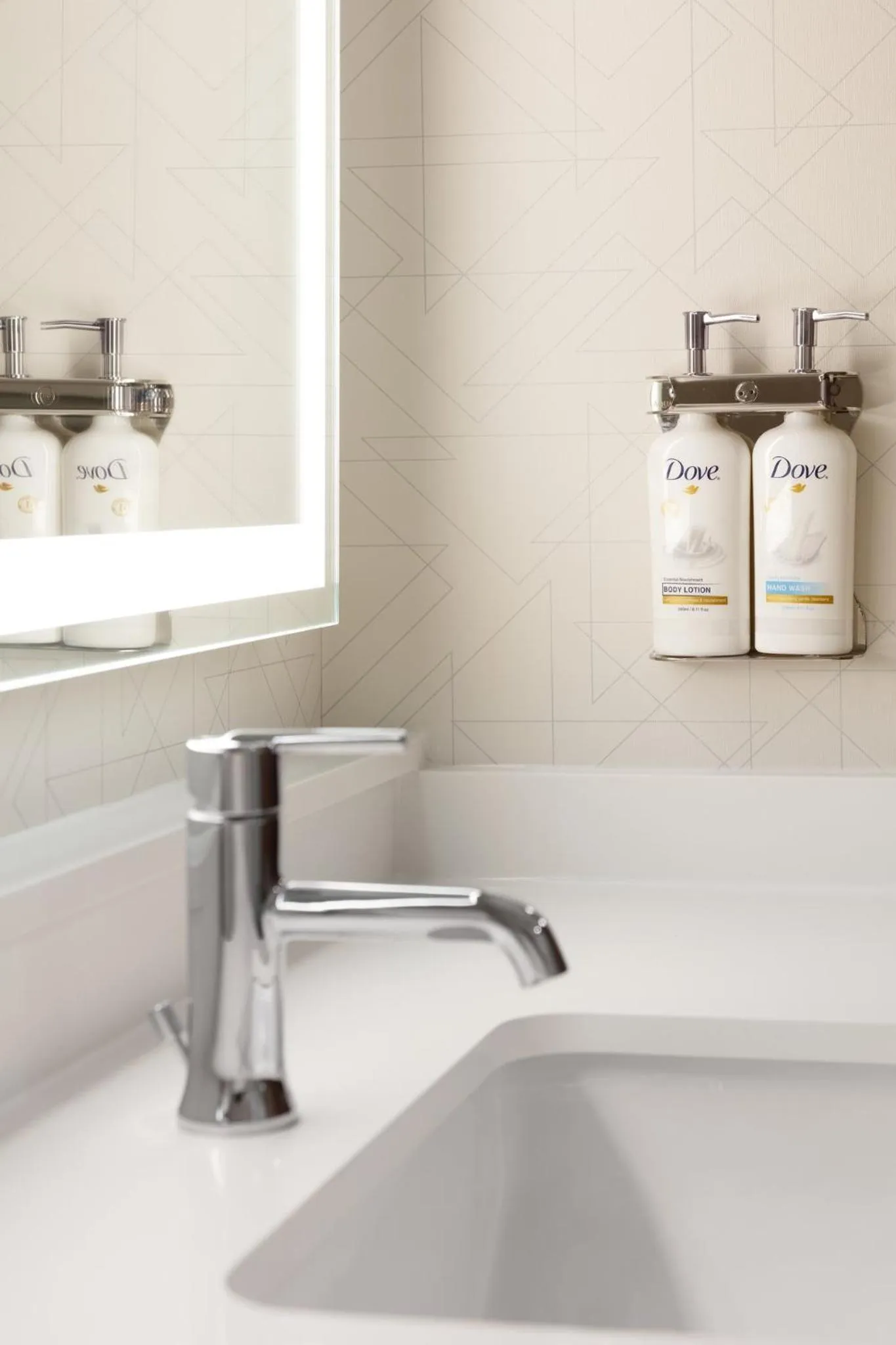 Standard Queen Room in Holiday Inn Express Hotel & Suites Pleasant Prairie-Kenosha by IHG