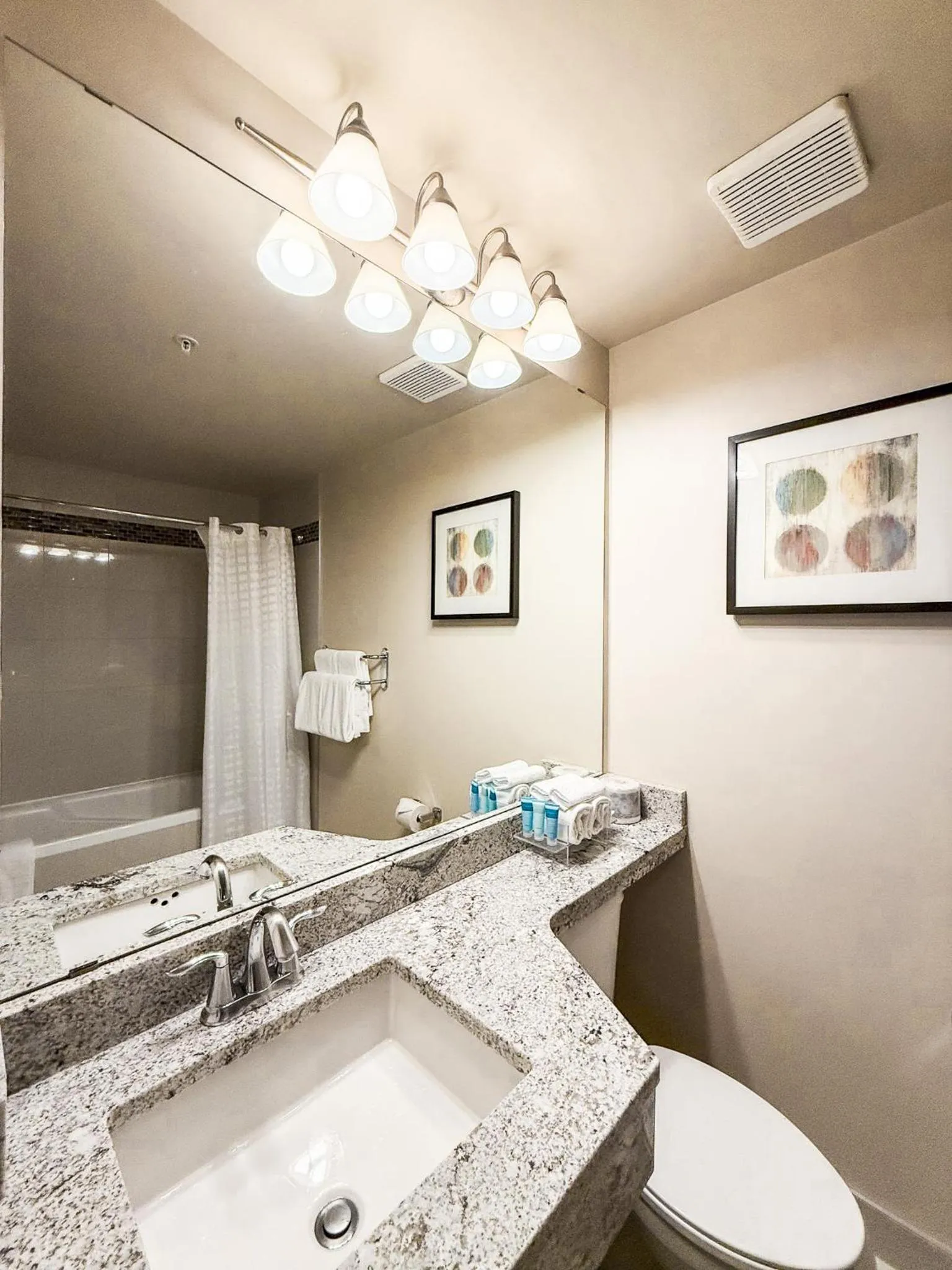 Queen Room with Two Queen Beds in West Edmonton Mall Inn