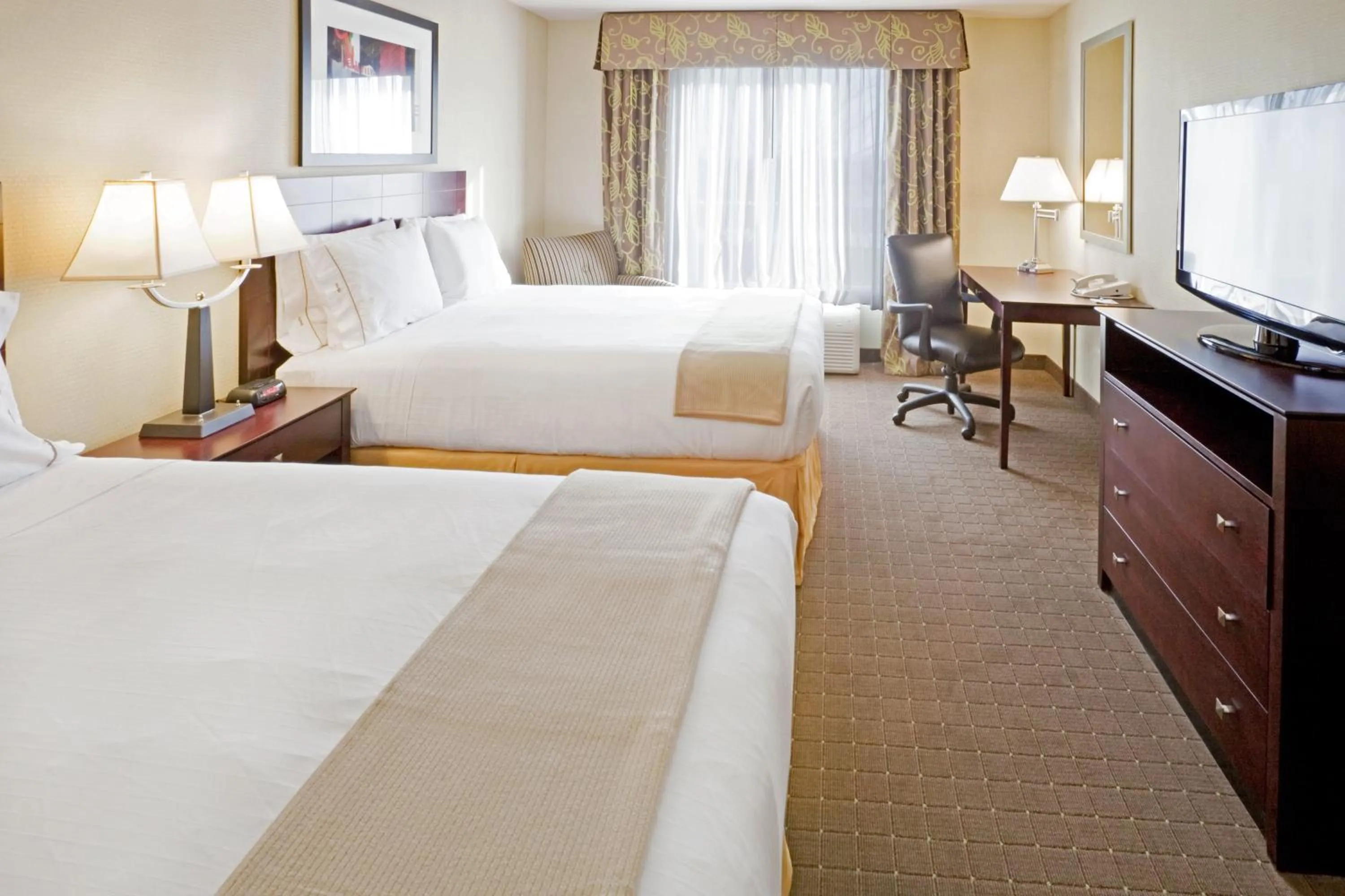 Queen Suite in Holiday Inn Express Hotel & Suites Eagle Pass by IHG