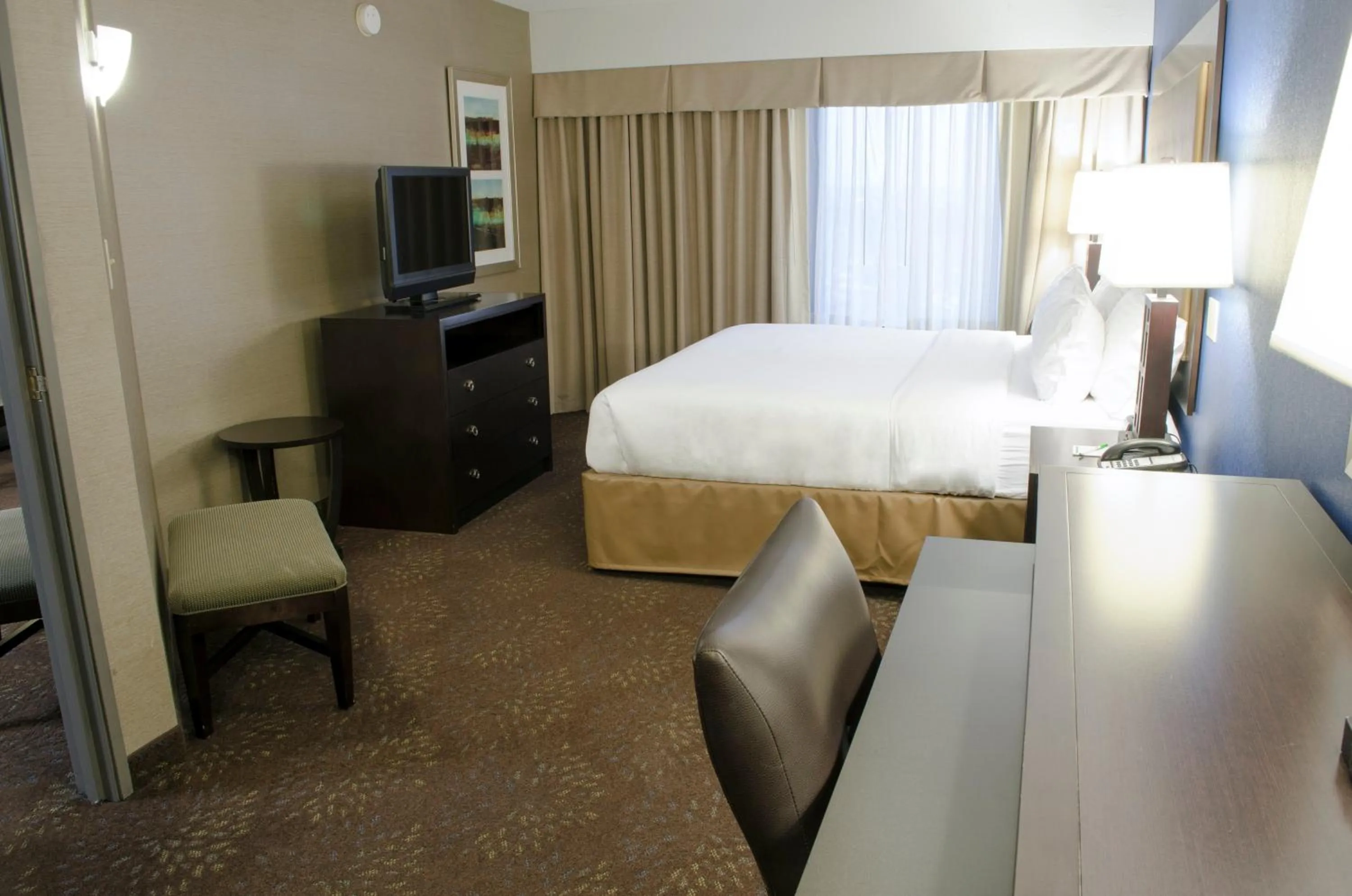 Standard King Room in Holiday Inn Fargo by IHG