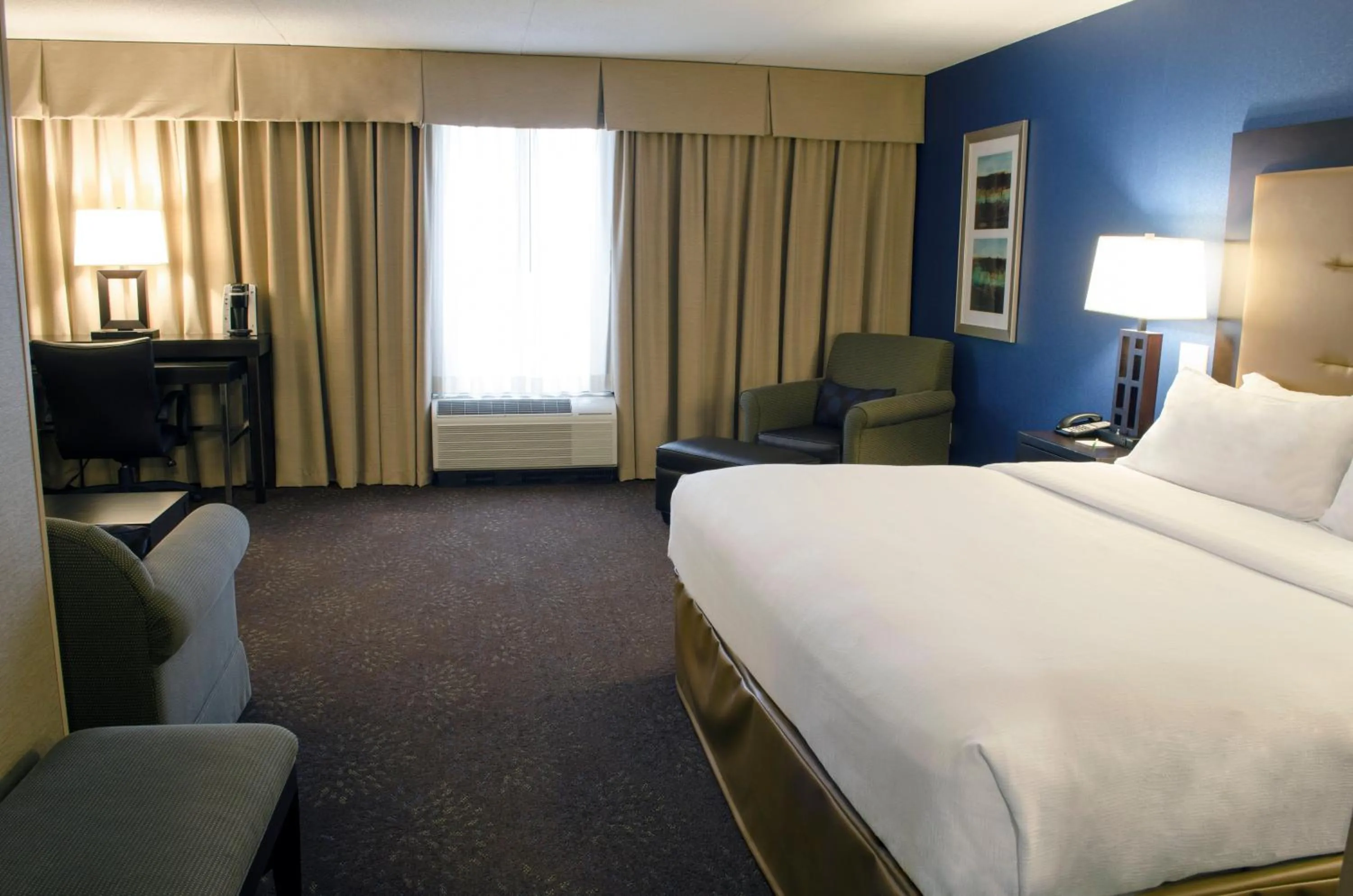Premium King Room in Holiday Inn Fargo by IHG