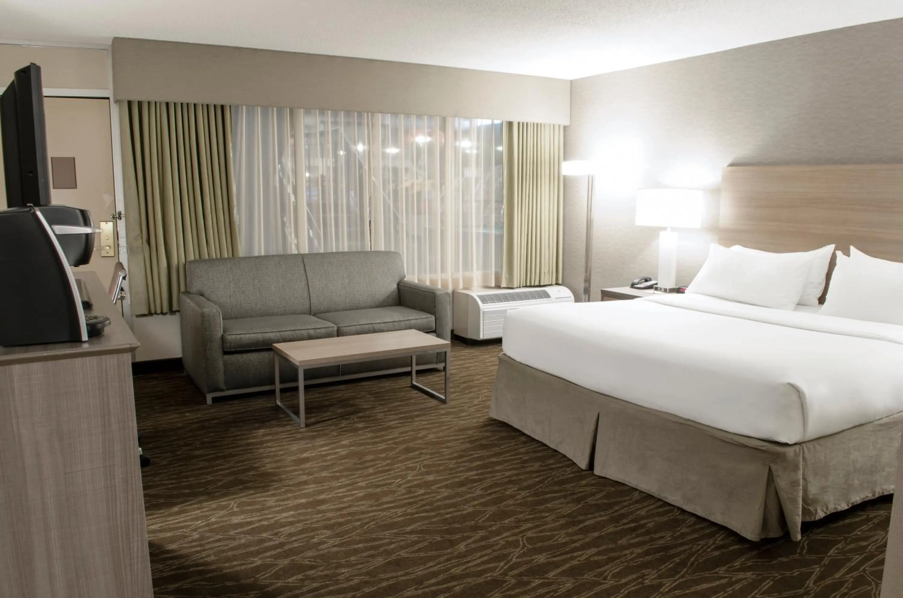 King Room - Mobility Access/Hearing Accessible in Holiday Inn Fargo by IHG