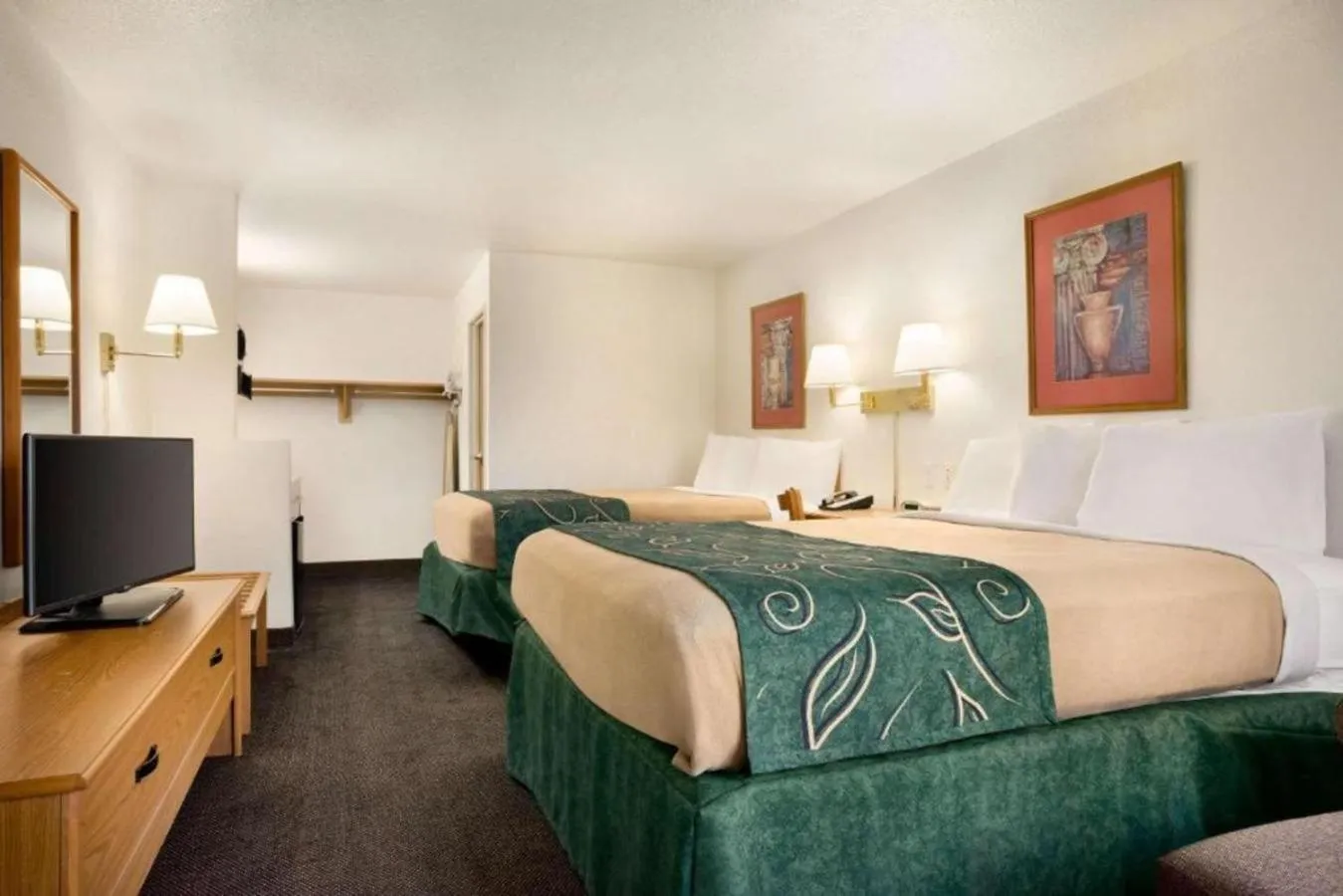 Queen Room with Two Queen Beds - Non-Smoking in Travelodge by Wyndham Cheyenne