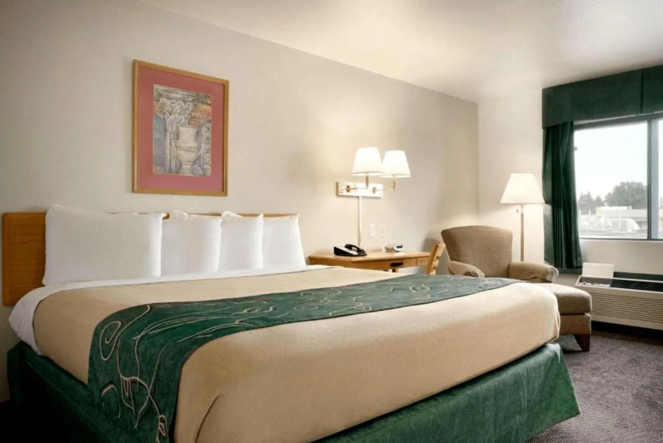 Queen Room - Non-Smoking in Travelodge by Wyndham Cheyenne