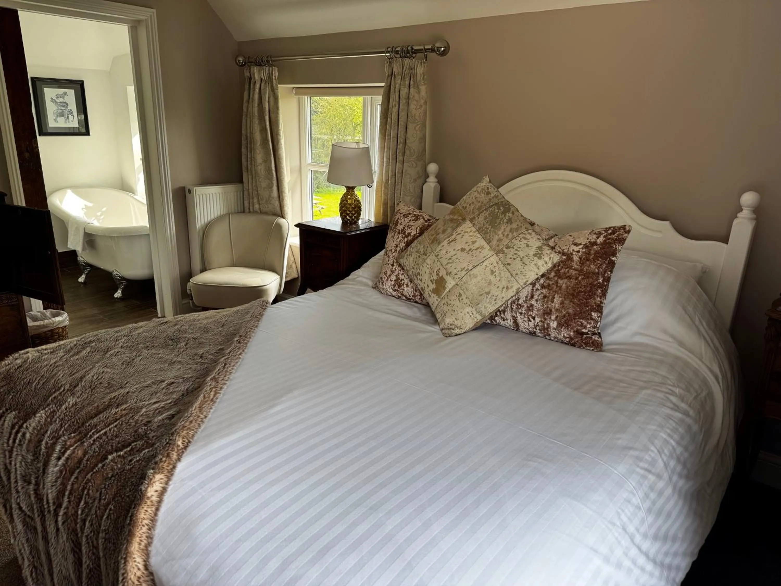 Double Room in The Bowl Inn