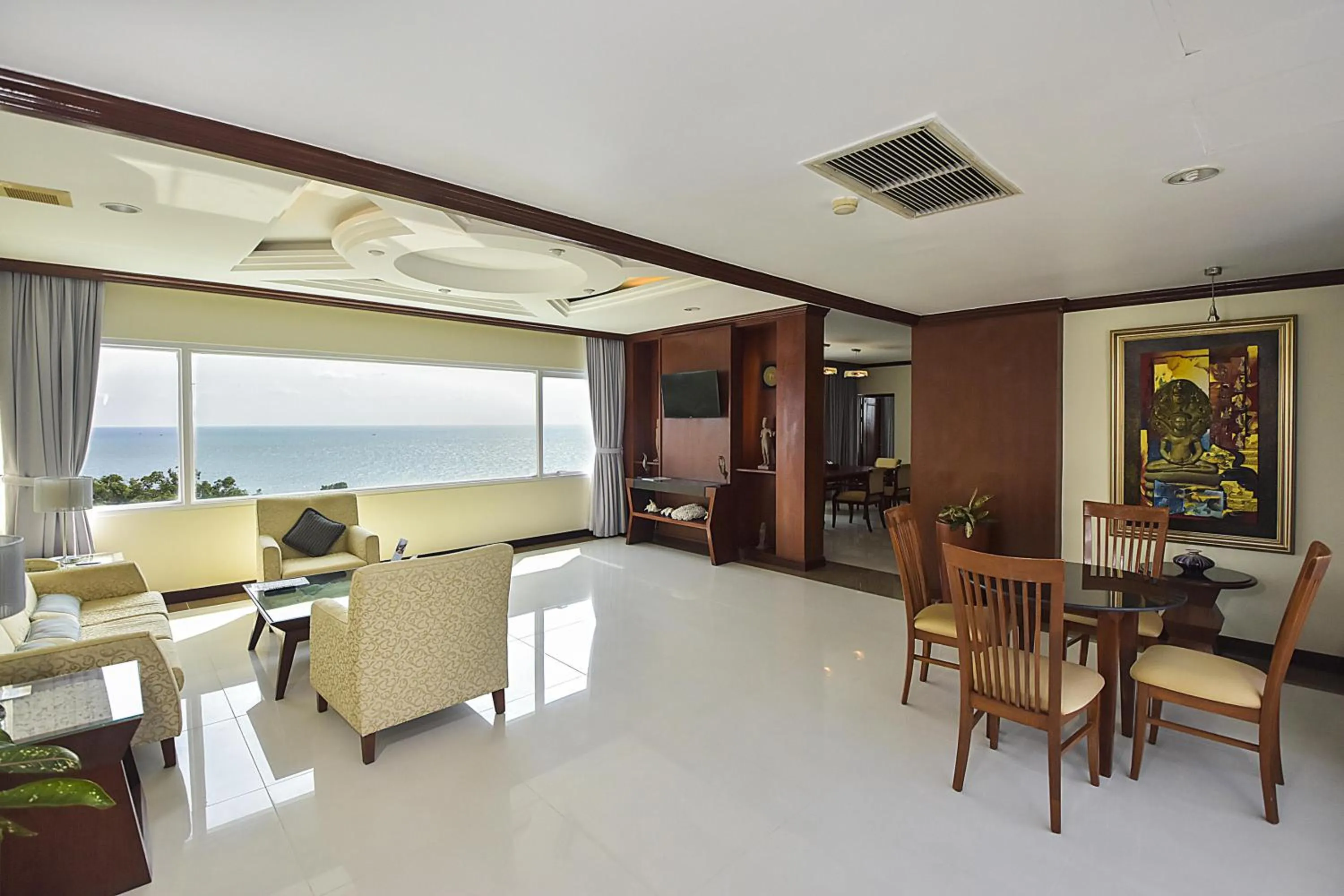 Jacqueline Kennedy Suite in Independence Hotel Resort & Spa