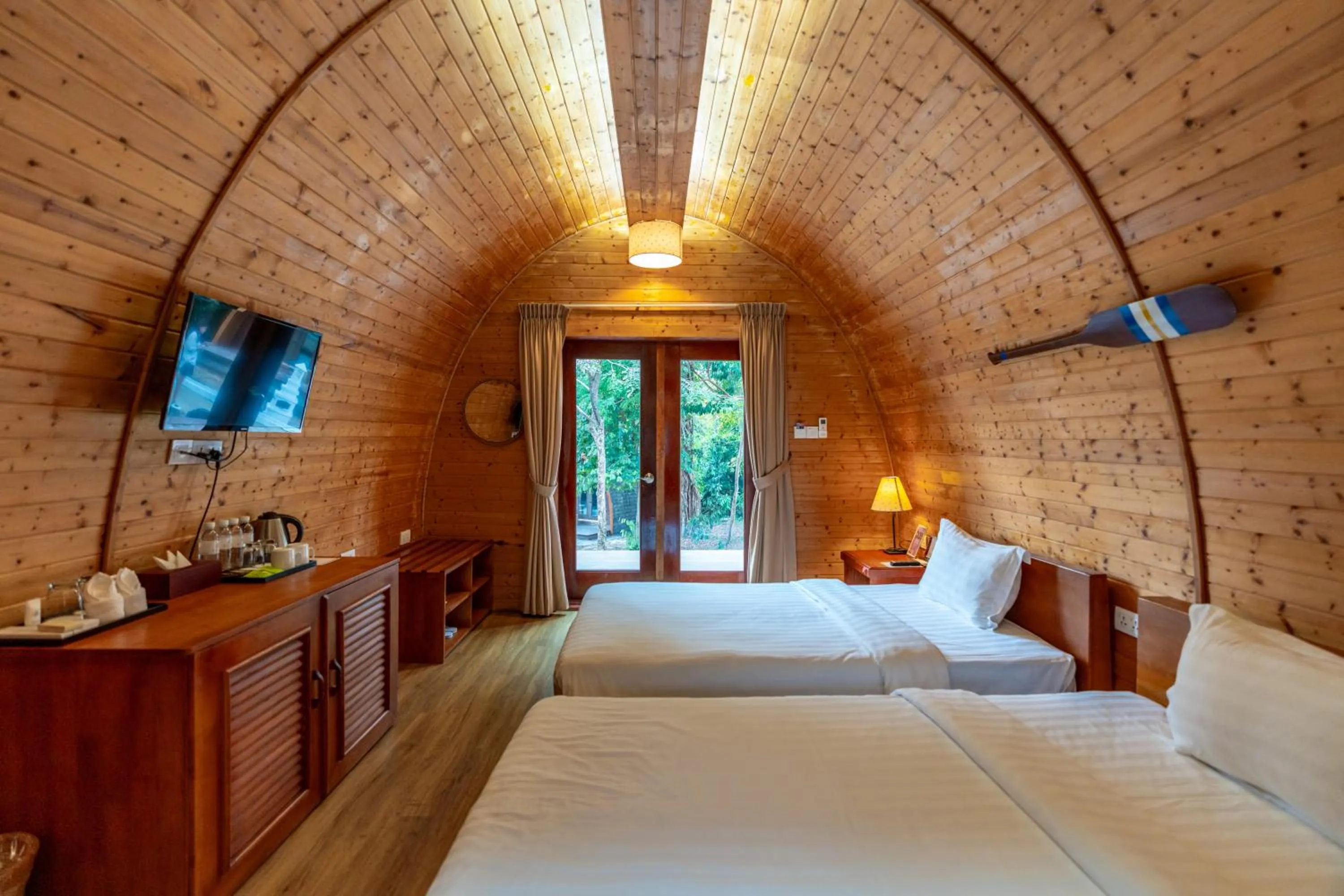 Maxi Pod Twin in Independence Hotel Resort & Spa