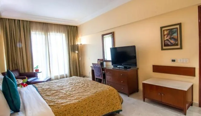 02 Bedroom apartment with Complimentary Happy Hours with 1+1 offer on Soft Beverages, Alcoholic Beverages from 5:00 PM till 8:00 PM - single occupancy in The Lalit Mumbai