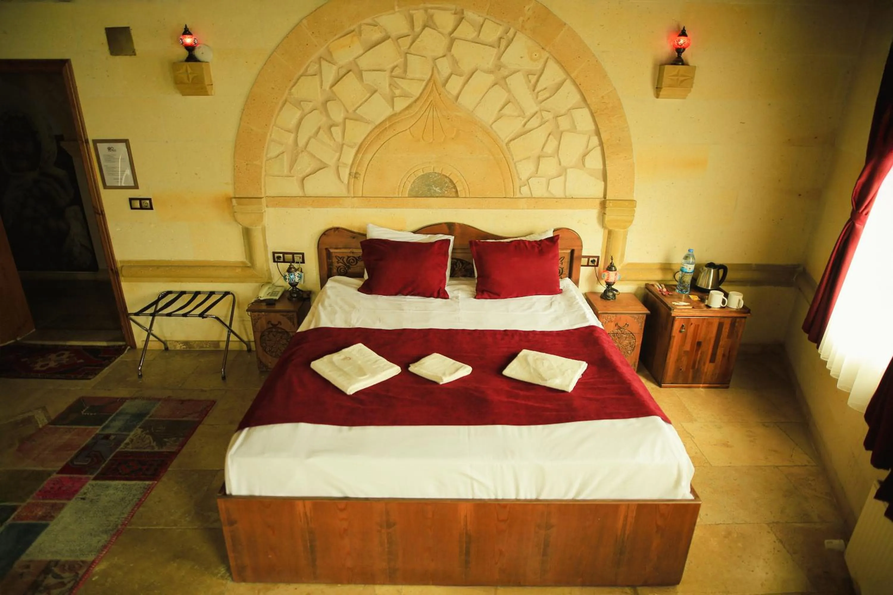  Deluxe Suite with Jakuzzi and Balcony in Peace Stone House