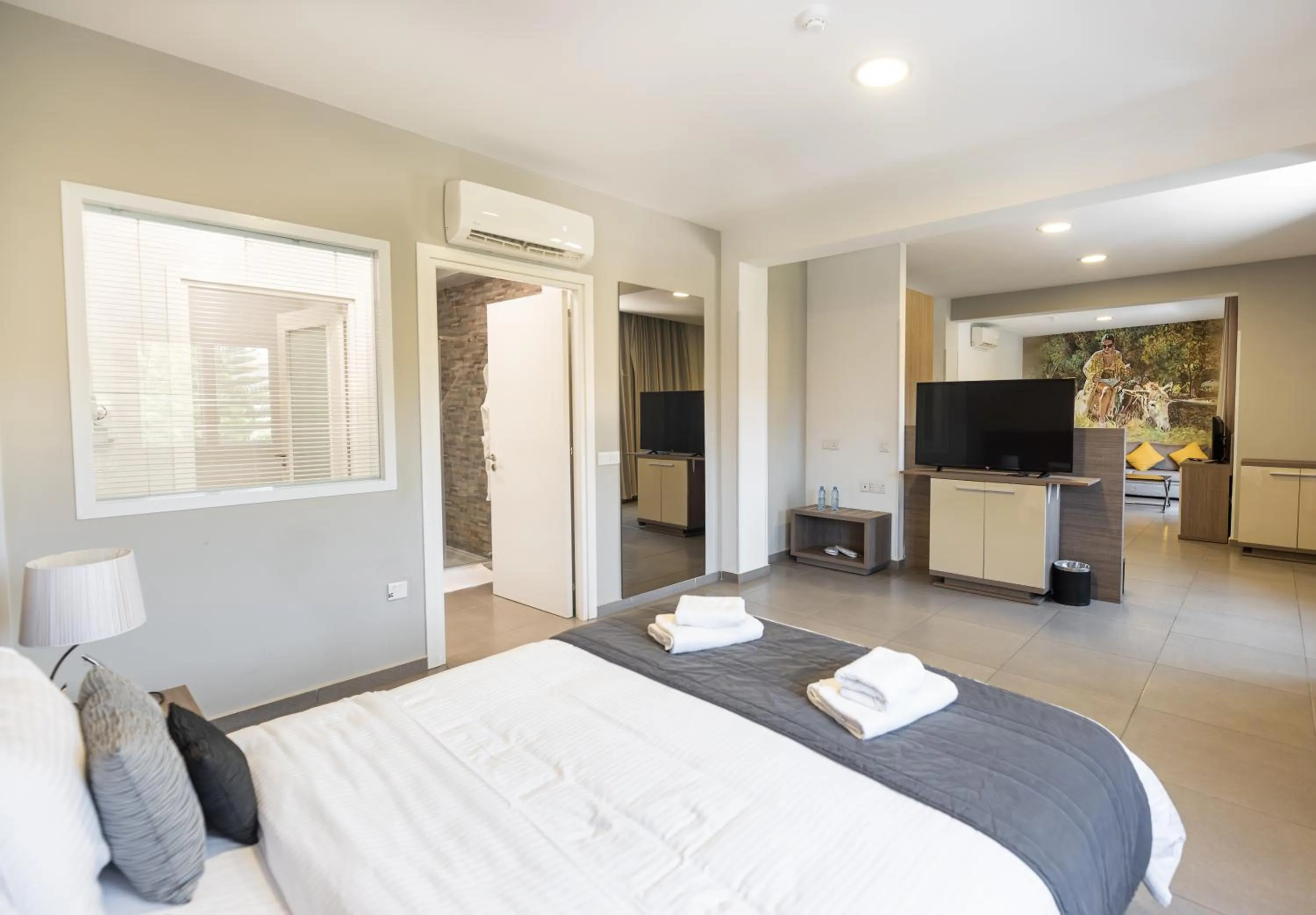 Senior Suite in Rise Urban Art Hotel