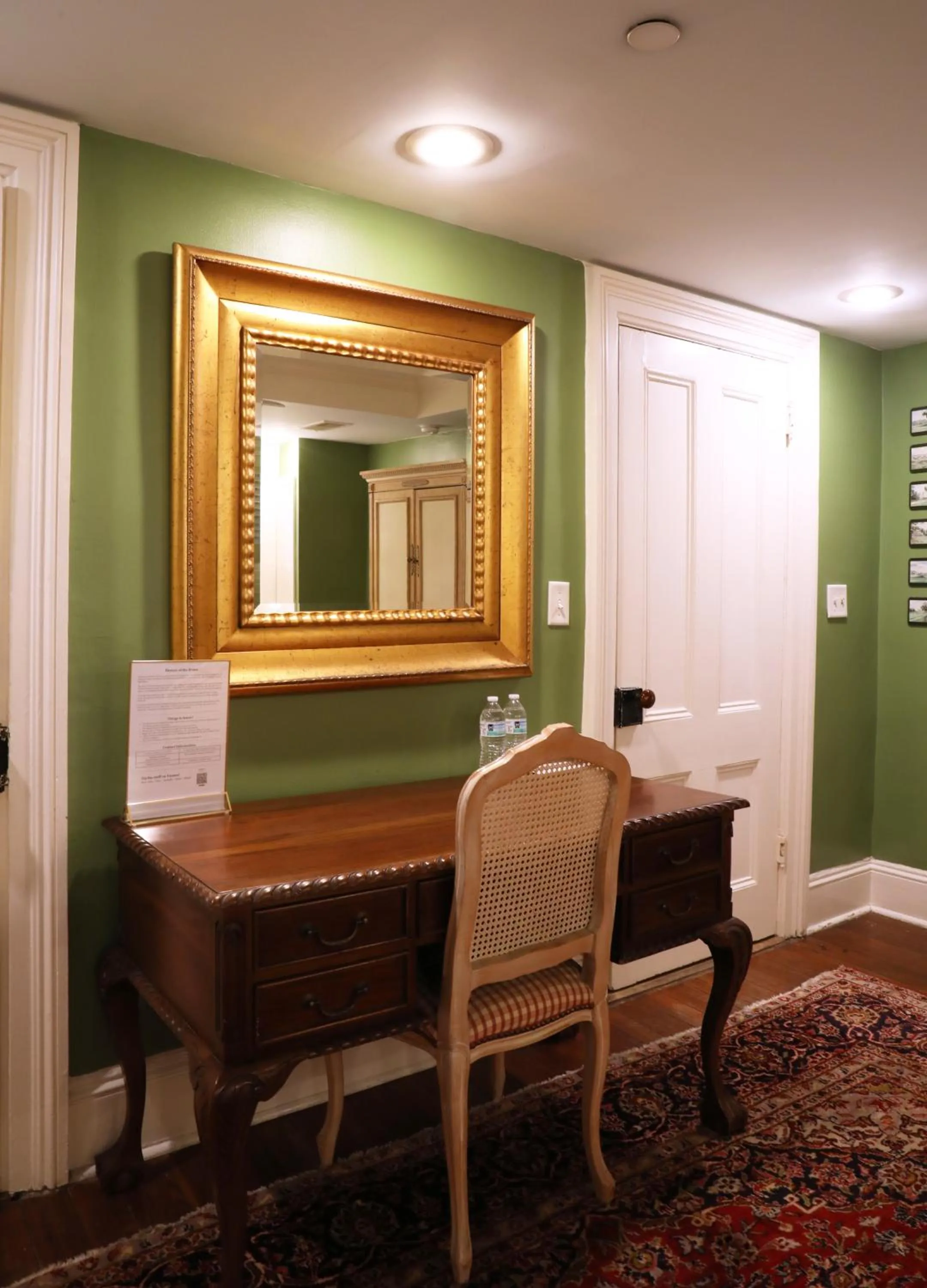 One-Bedroom Queen Suite in Justine Inn Savannah