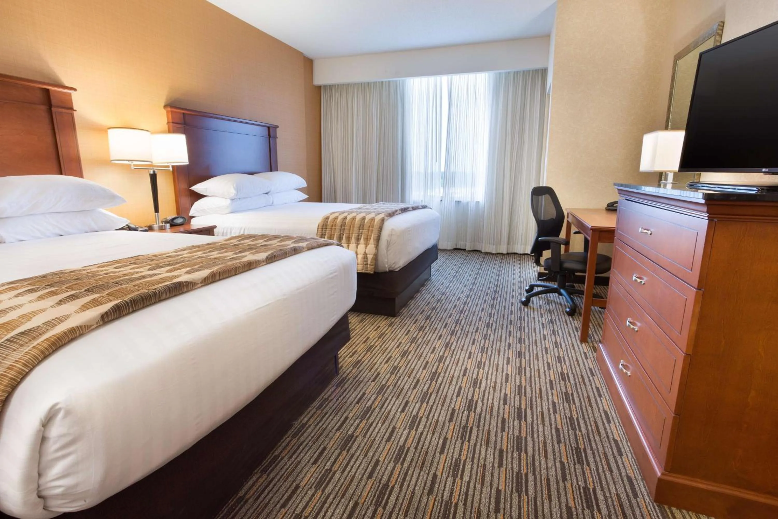 Queen Suite with Sofa Bed  - Accessible, Roll-in Shower in Drury Plaza Hotel Indianapolis Carmel