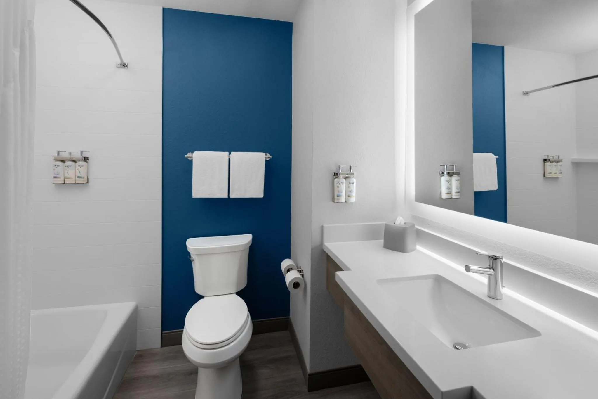 Standard Room with Two Queen Beds in Holiday Inn Express & Suites Midland Loop 250 by IHG