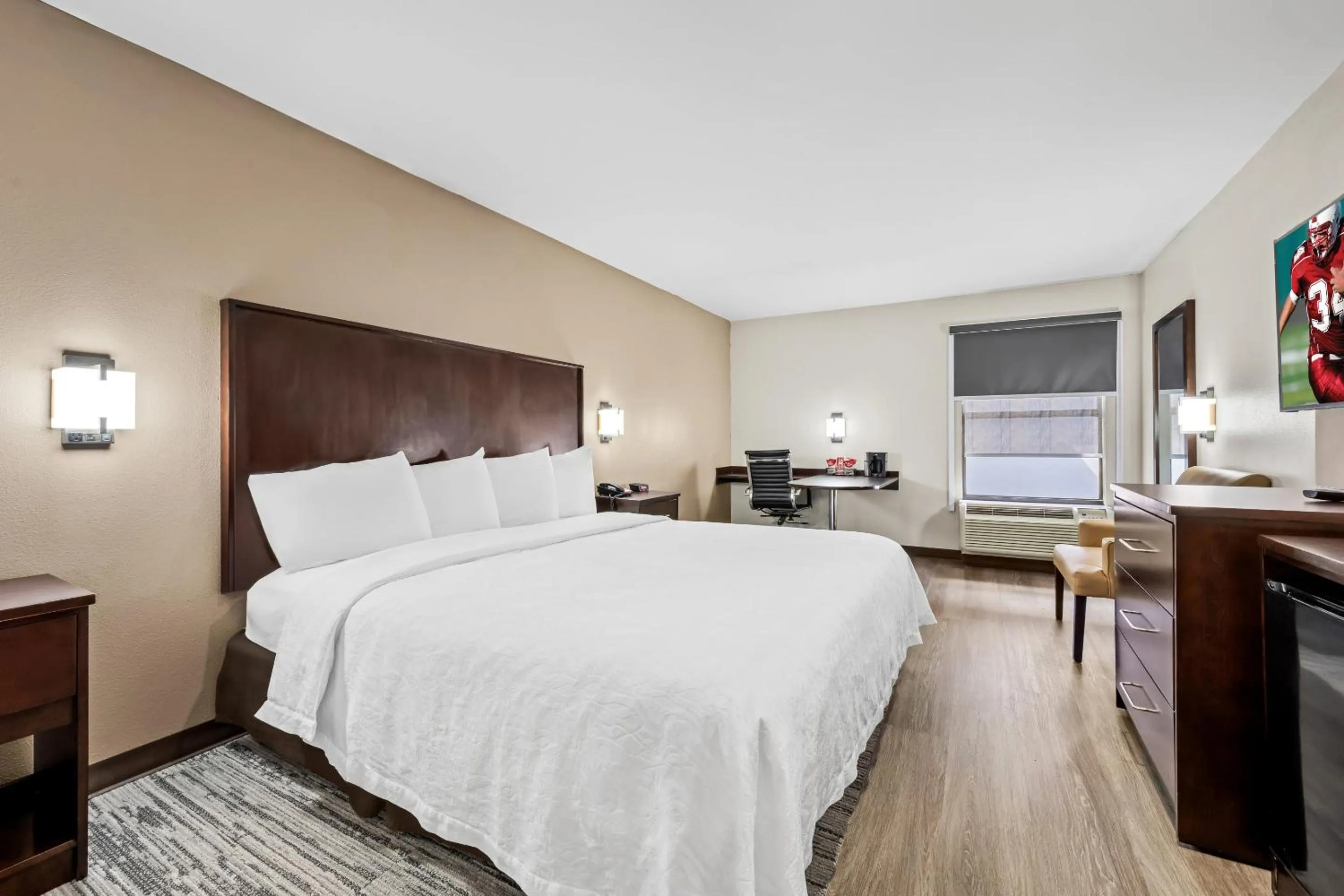 Premium King Room Smoke Free (Upgraded Bedding and Snack Box) in Red Roof PLUS Henderson