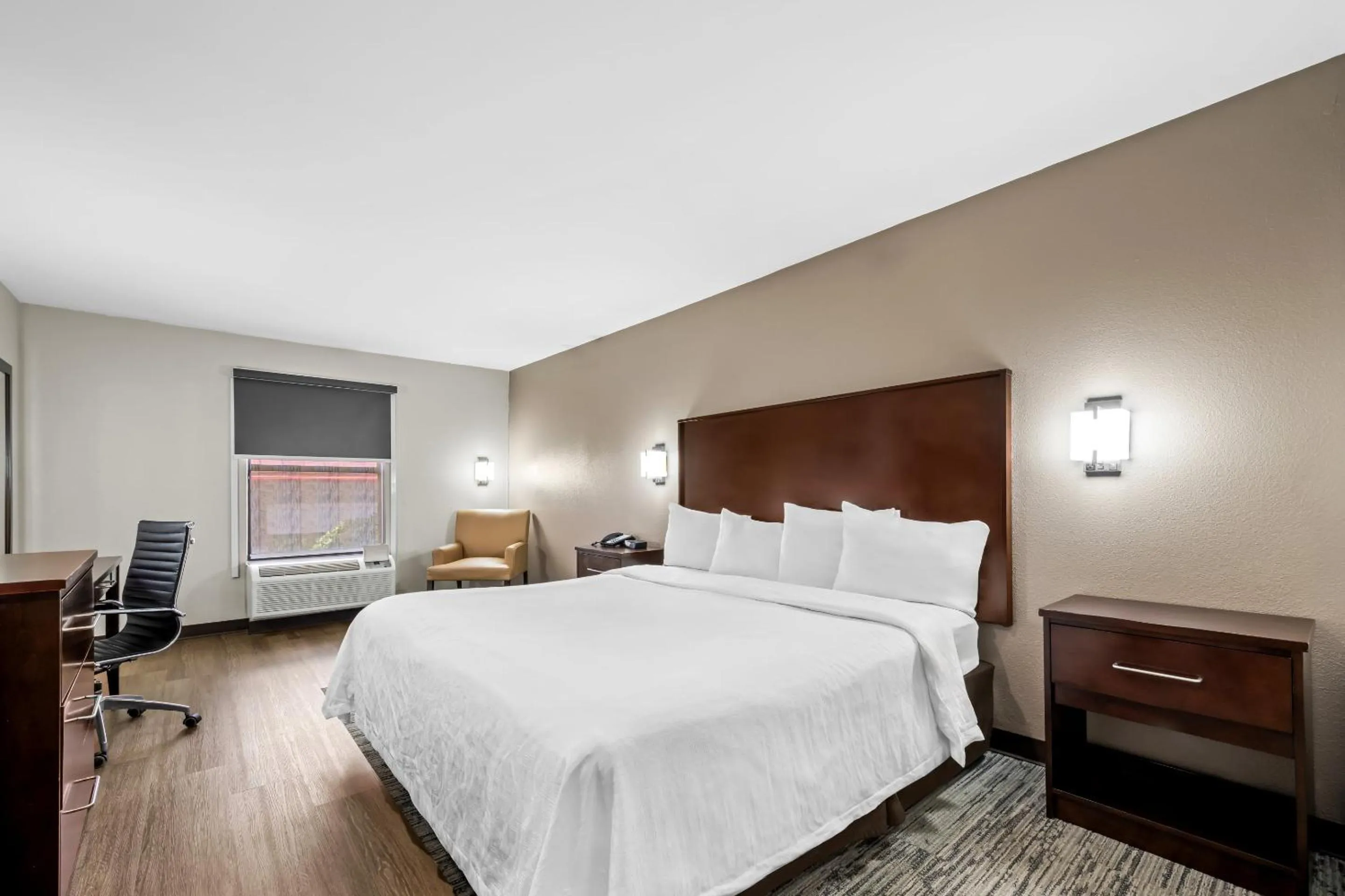  Suite King Room Smoke Free in Red Roof PLUS Henderson