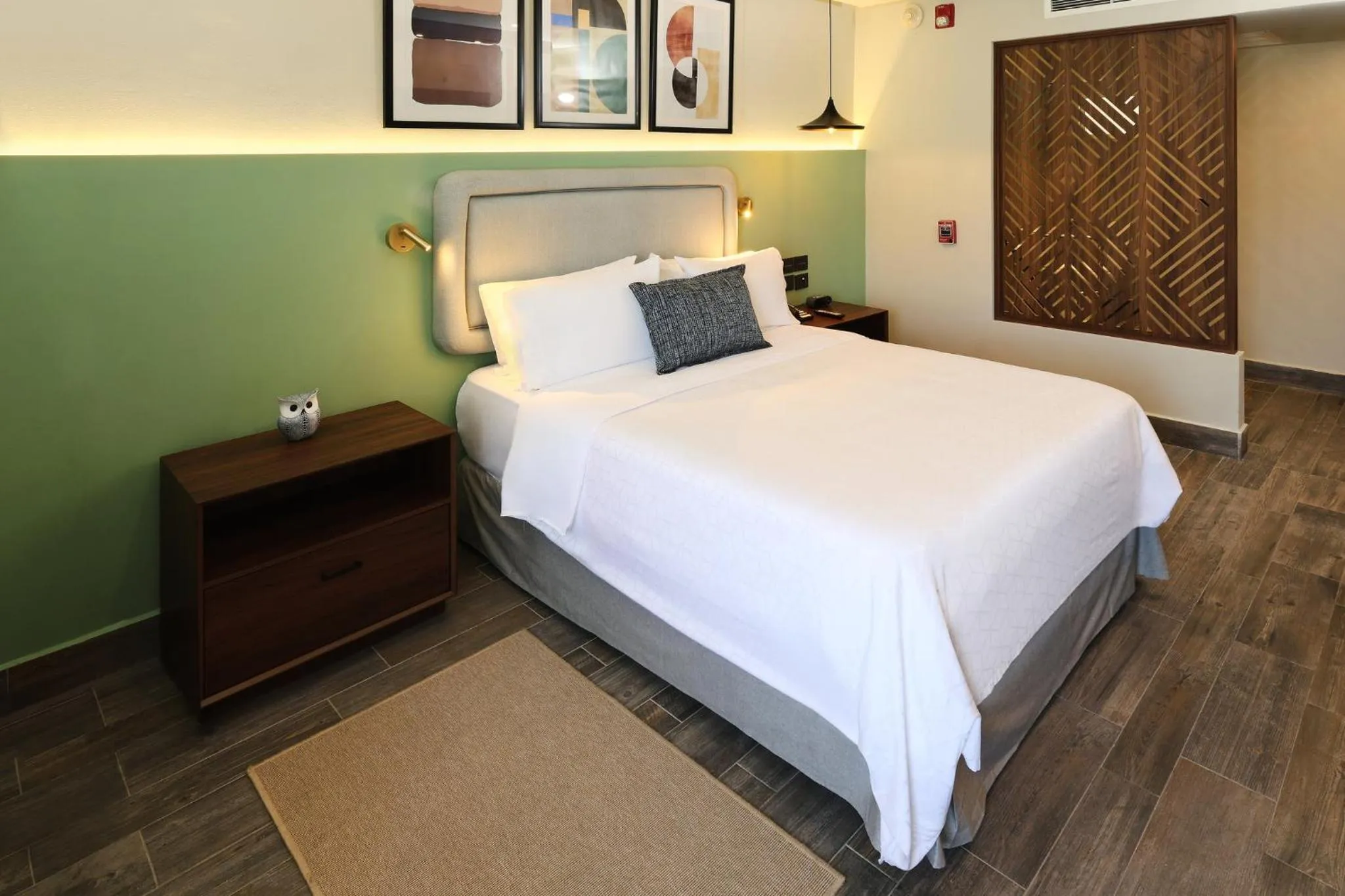 Standard King Room - Disability Access in voco Hermosillo by IHG