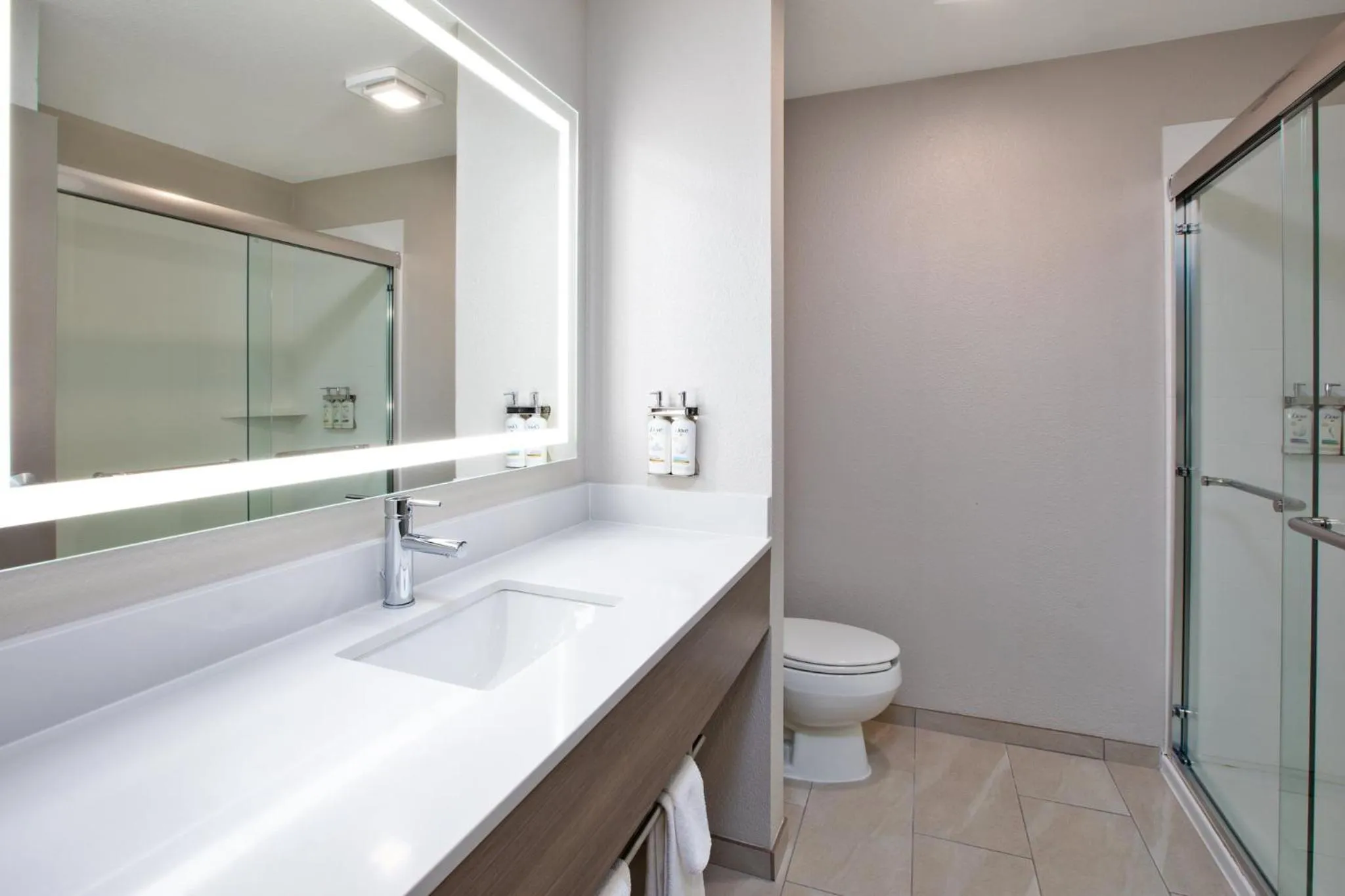 Standard Room with Two Queen Beds in Holiday Inn Express Fremont by IHG