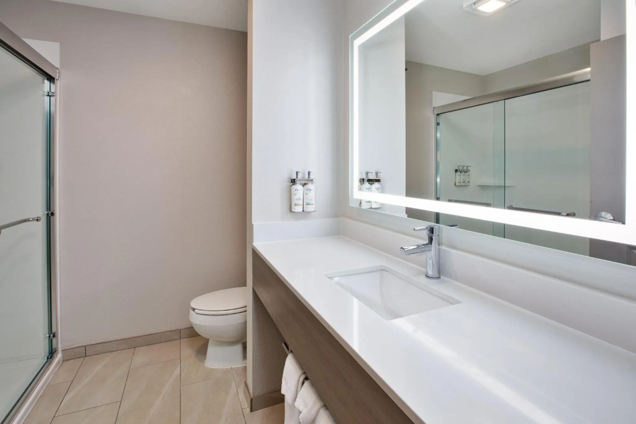 Queen Suite with Two Queen Beds and Sofa Bed in Holiday Inn Express Fremont by IHG