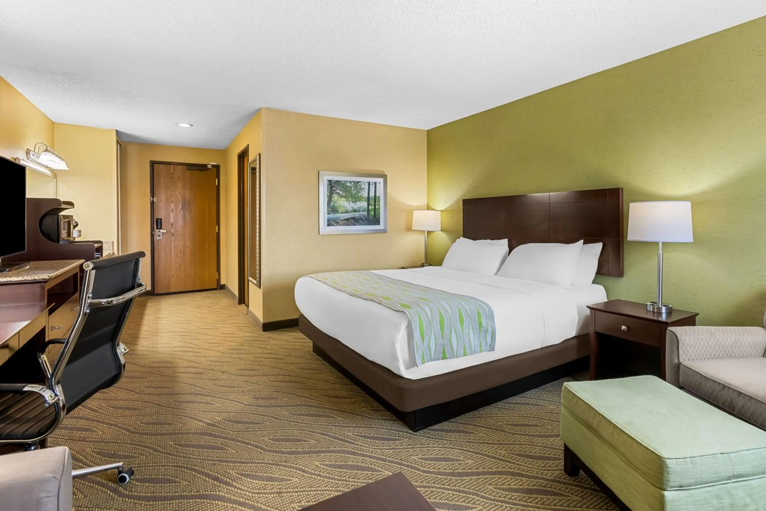 King Room with Spa Bath in Best Western Gaylord