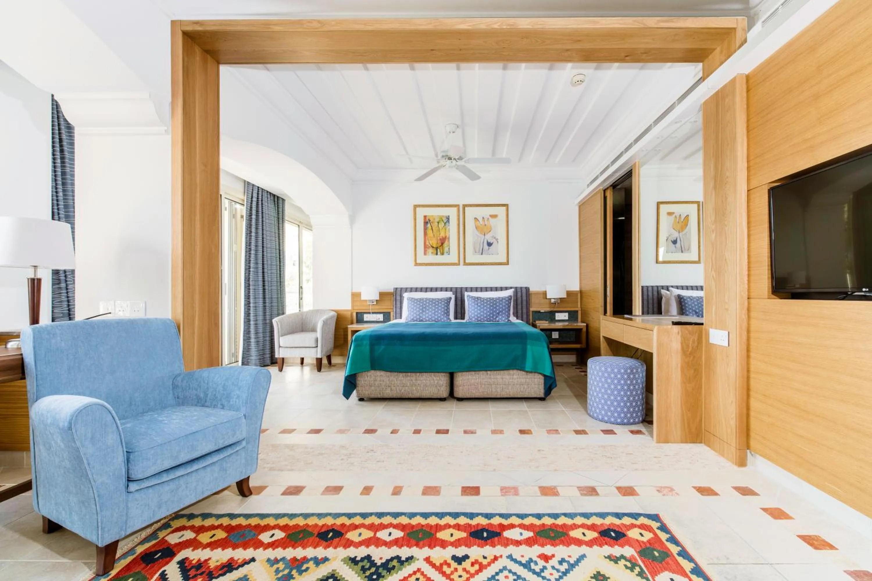 Executive Suite with Inland View in Columbia Beach Resort