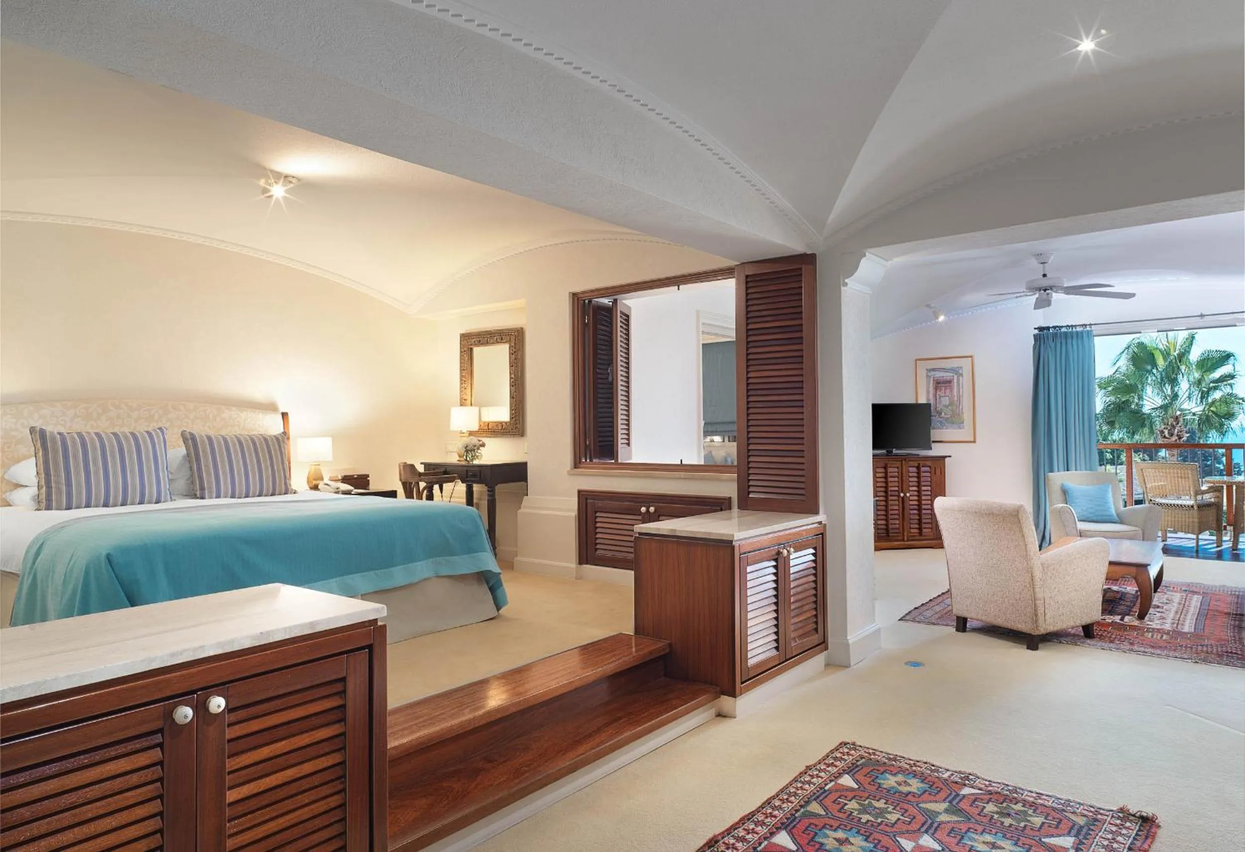 Two-Bedroom Family Suite Sea View Main Building in Columbia Beach Resort