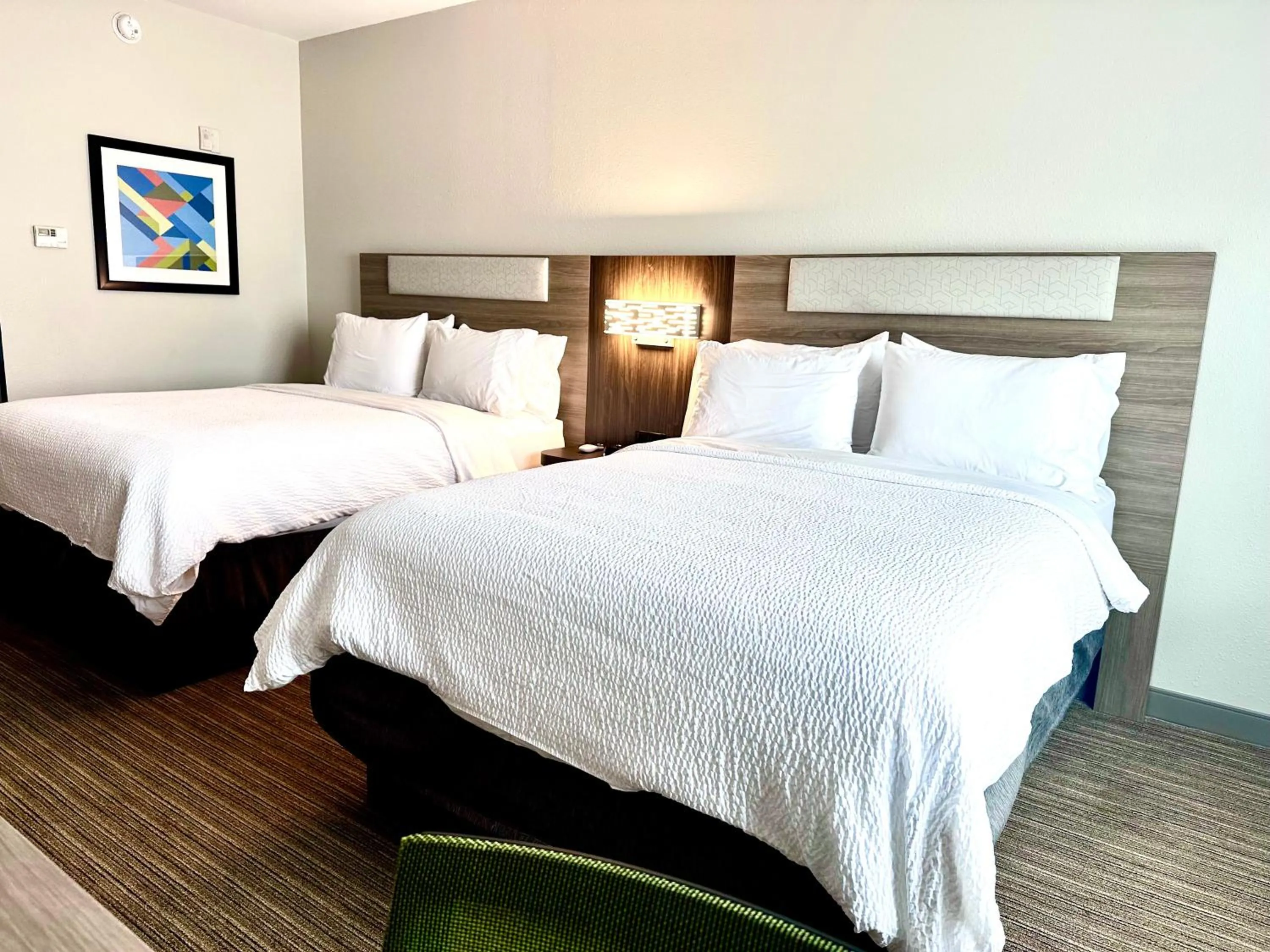 Twin Room - Disability Access with Bath Tub in Holiday Inn Express Hotel & Suites Hinesville by IHG