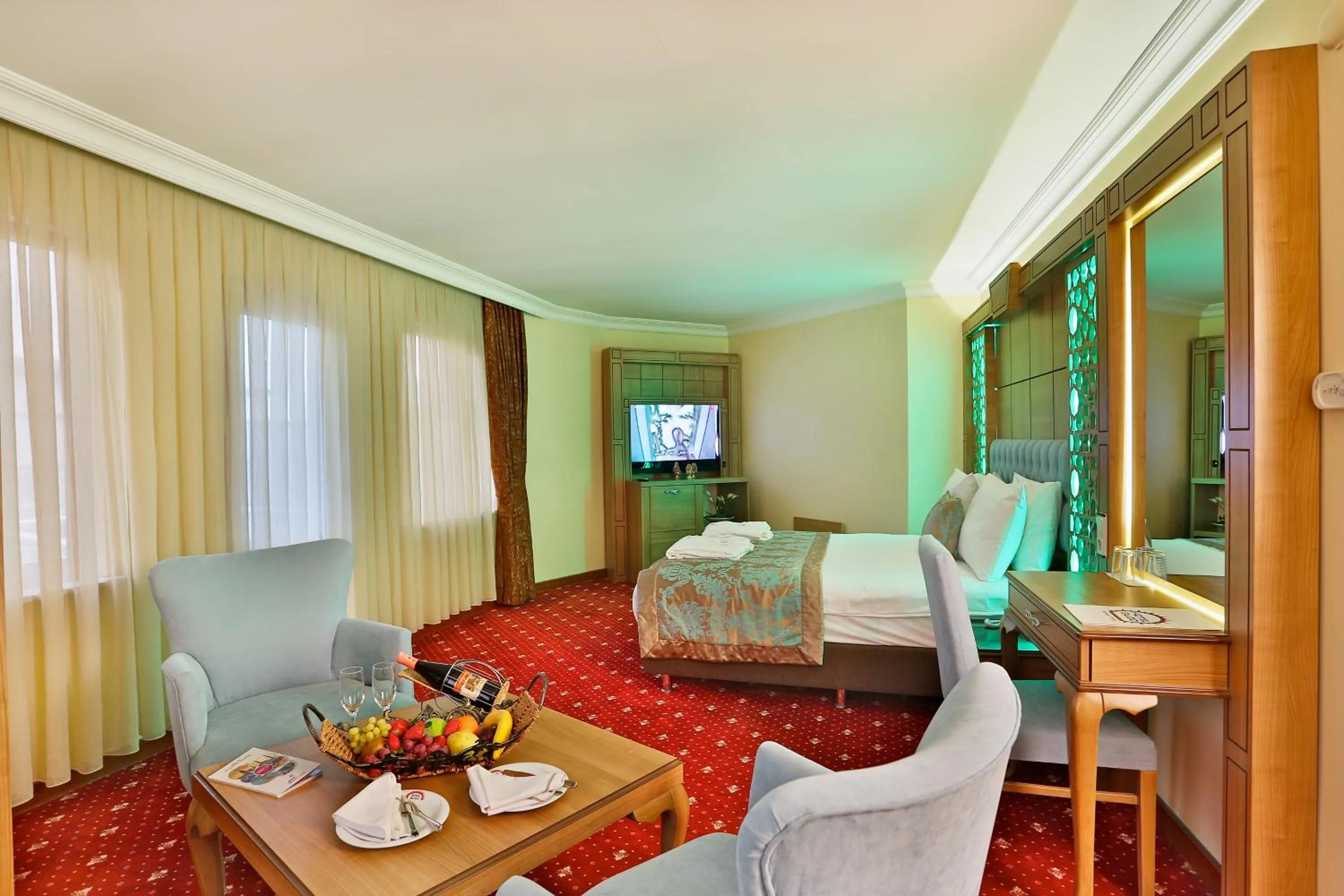 Corner Suite in Budo Hotel