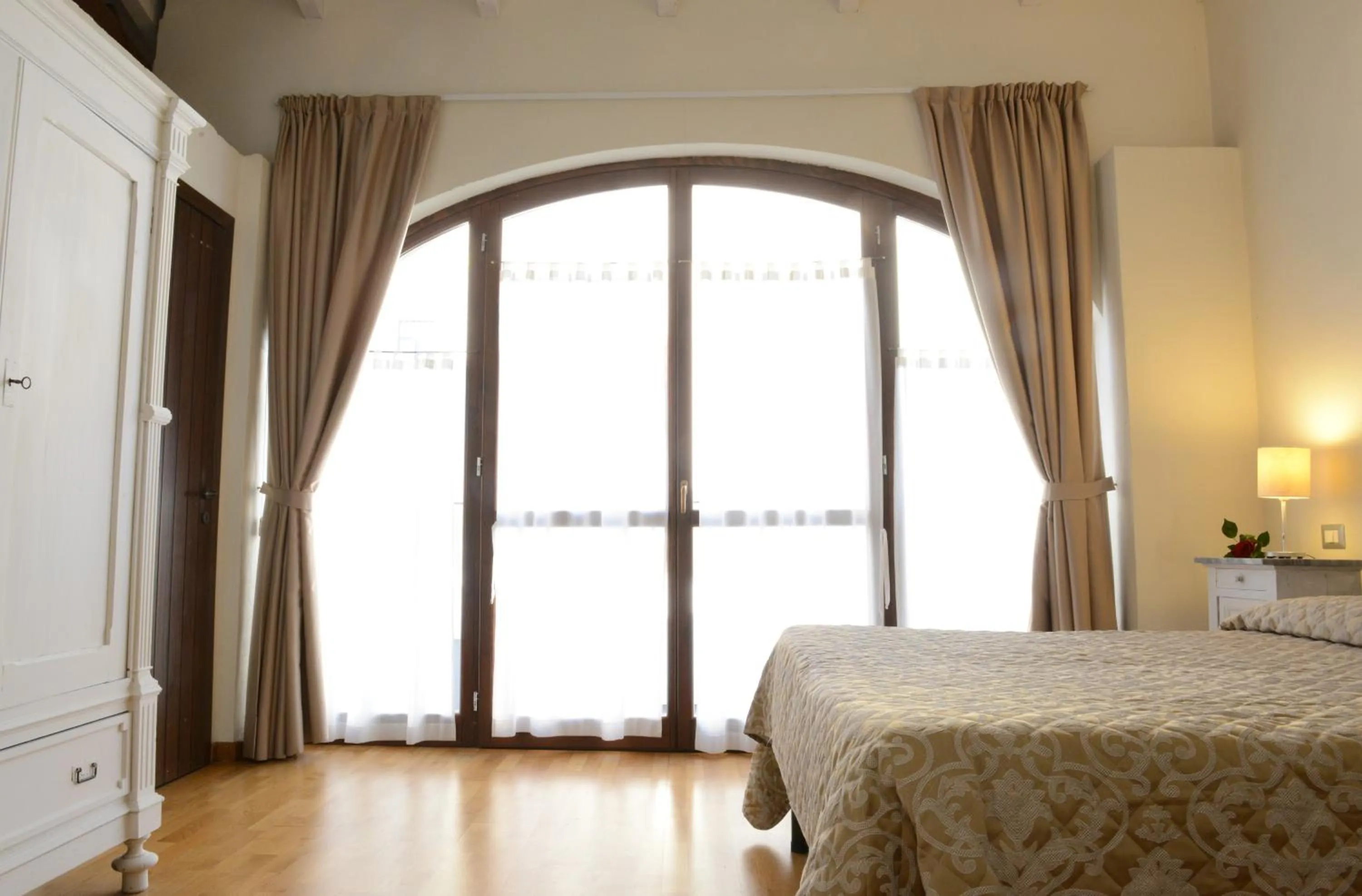 One-Bedroom Suite with Sofa Bed in Relais Palazzo Paleologi Sec.XIV