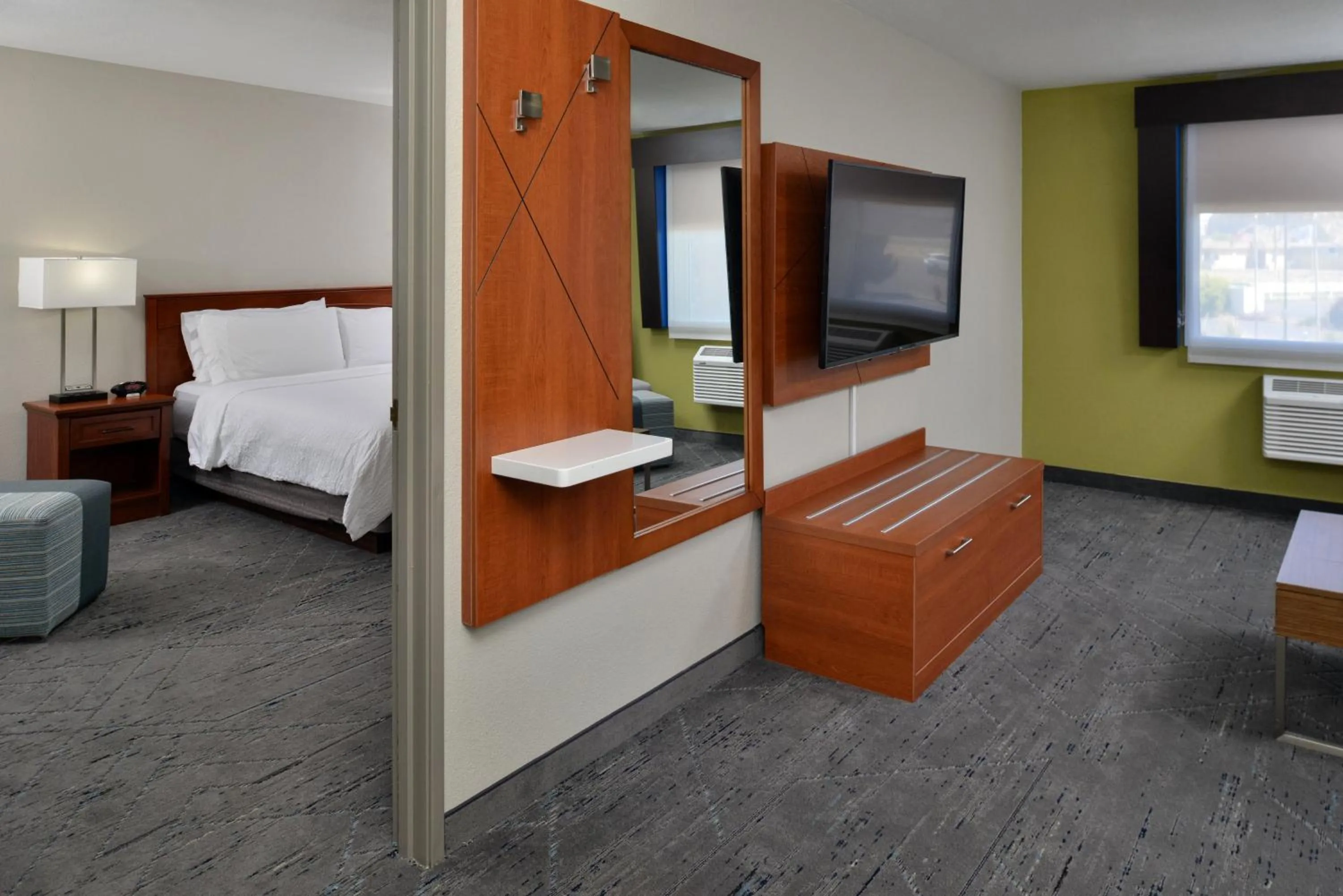 One-Bedroom King Suite with Sofa Bed in Holiday Inn Express & Suites Farmington Bloomfield by IHG