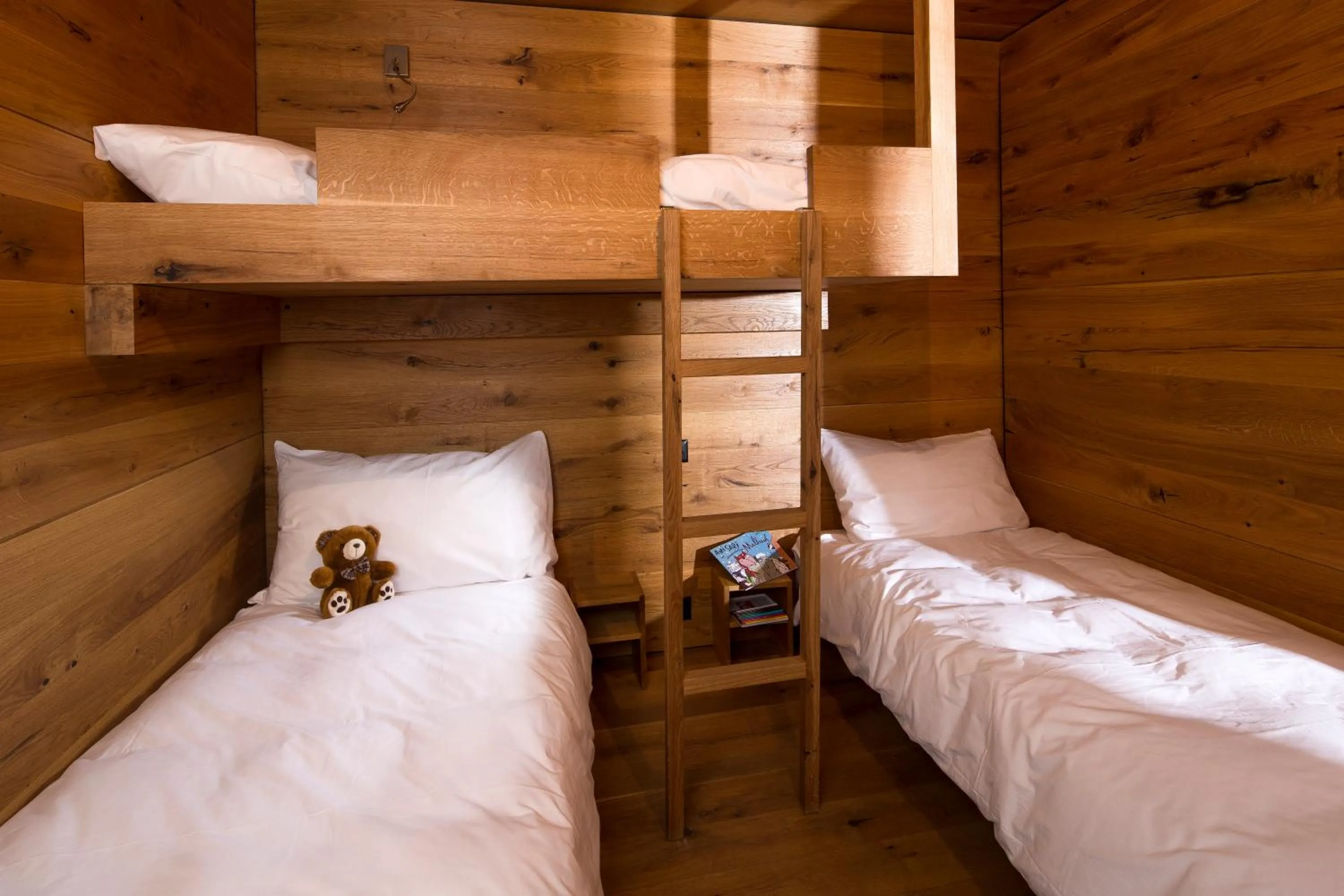 Three-Bedroom Apartment with View in rocksresort