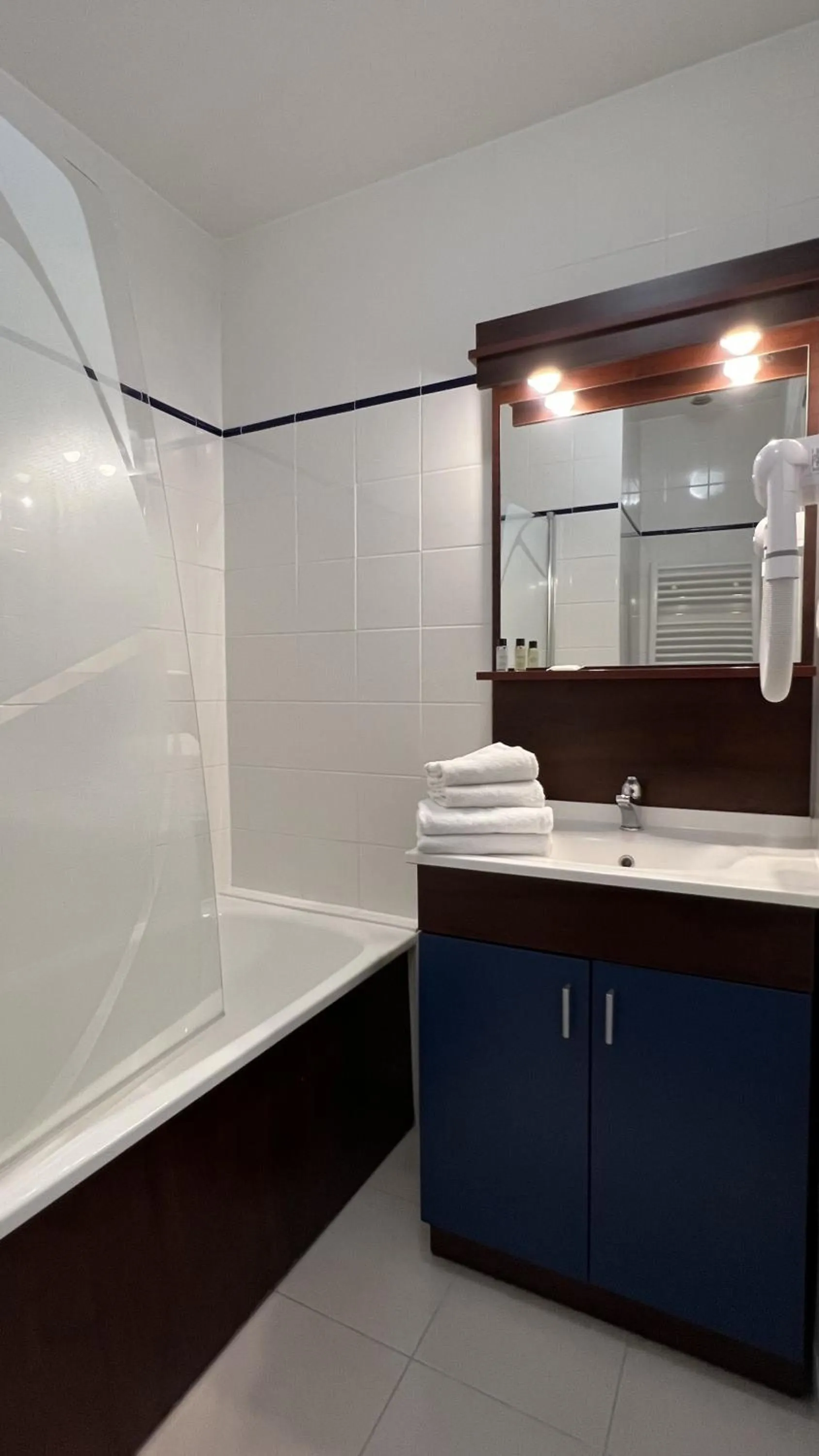 Studio for 2 people (Disability Access) in Vacancéole - Appart'Vacances Pyrénées 2000