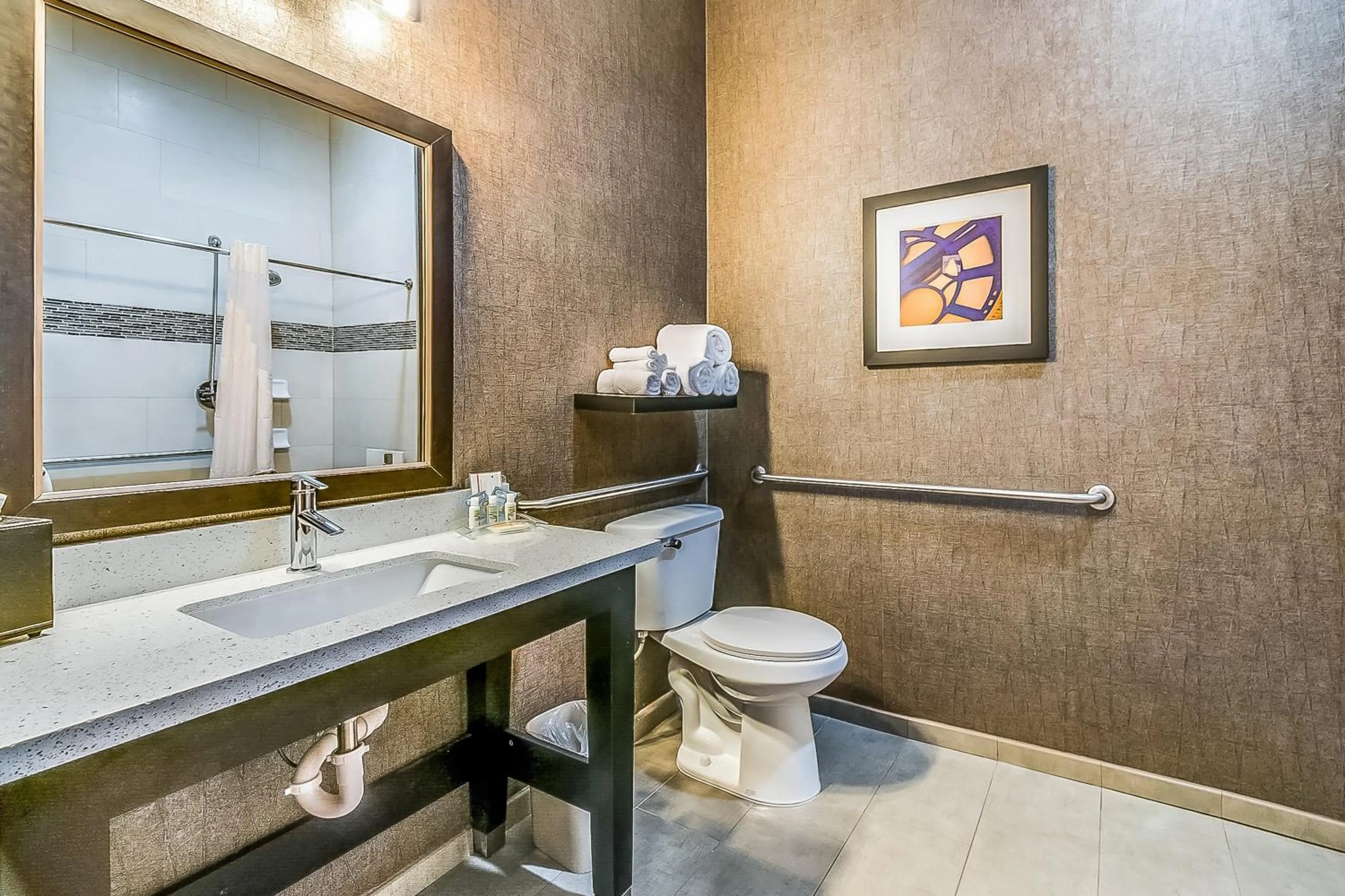Suite with Mobility Accessible Tub - Non-Smoking in Holiday Inn Longview - North by IHG