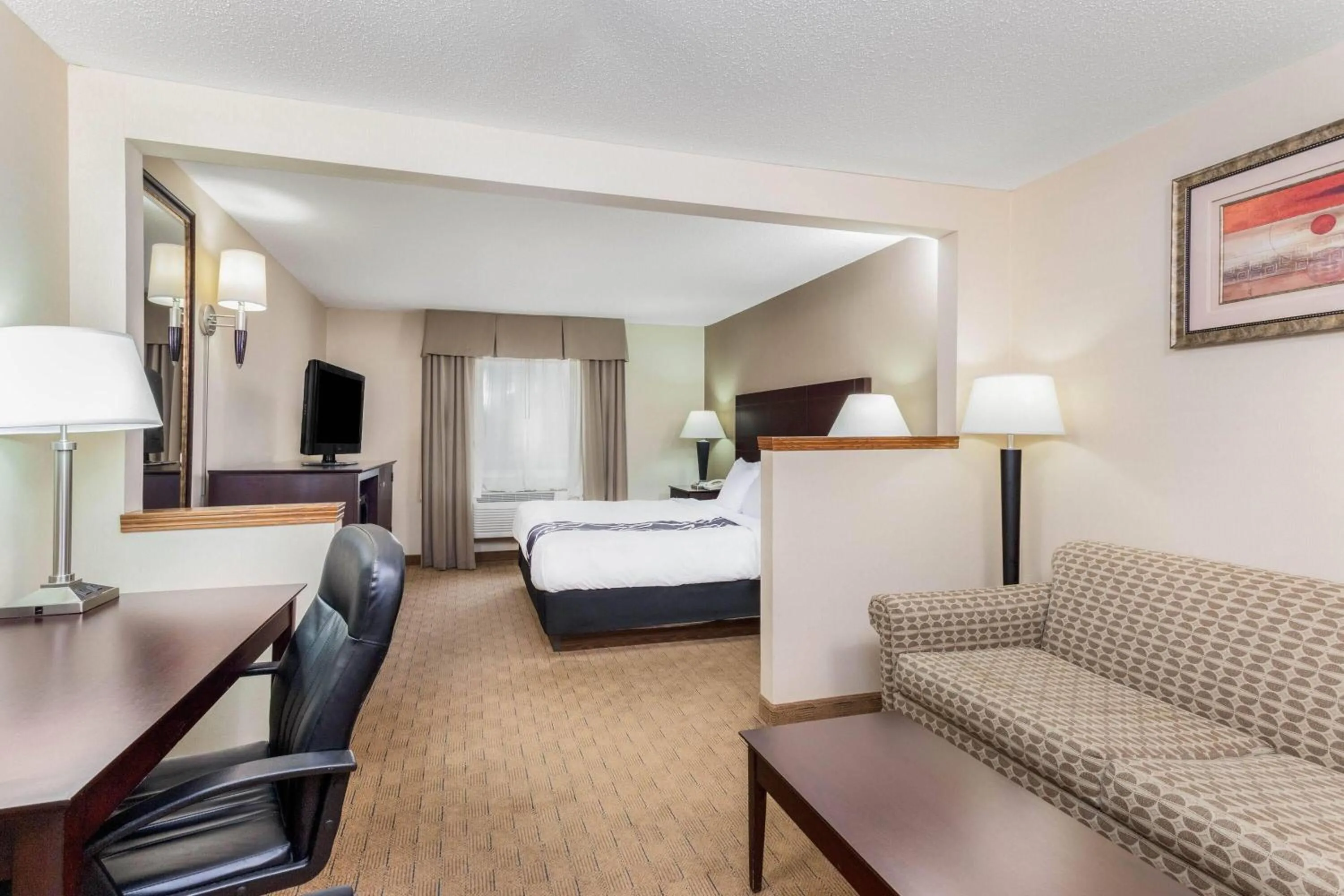 Deluxe King Suite - Non-Smoking in La Quinta by Wyndham Frankfort