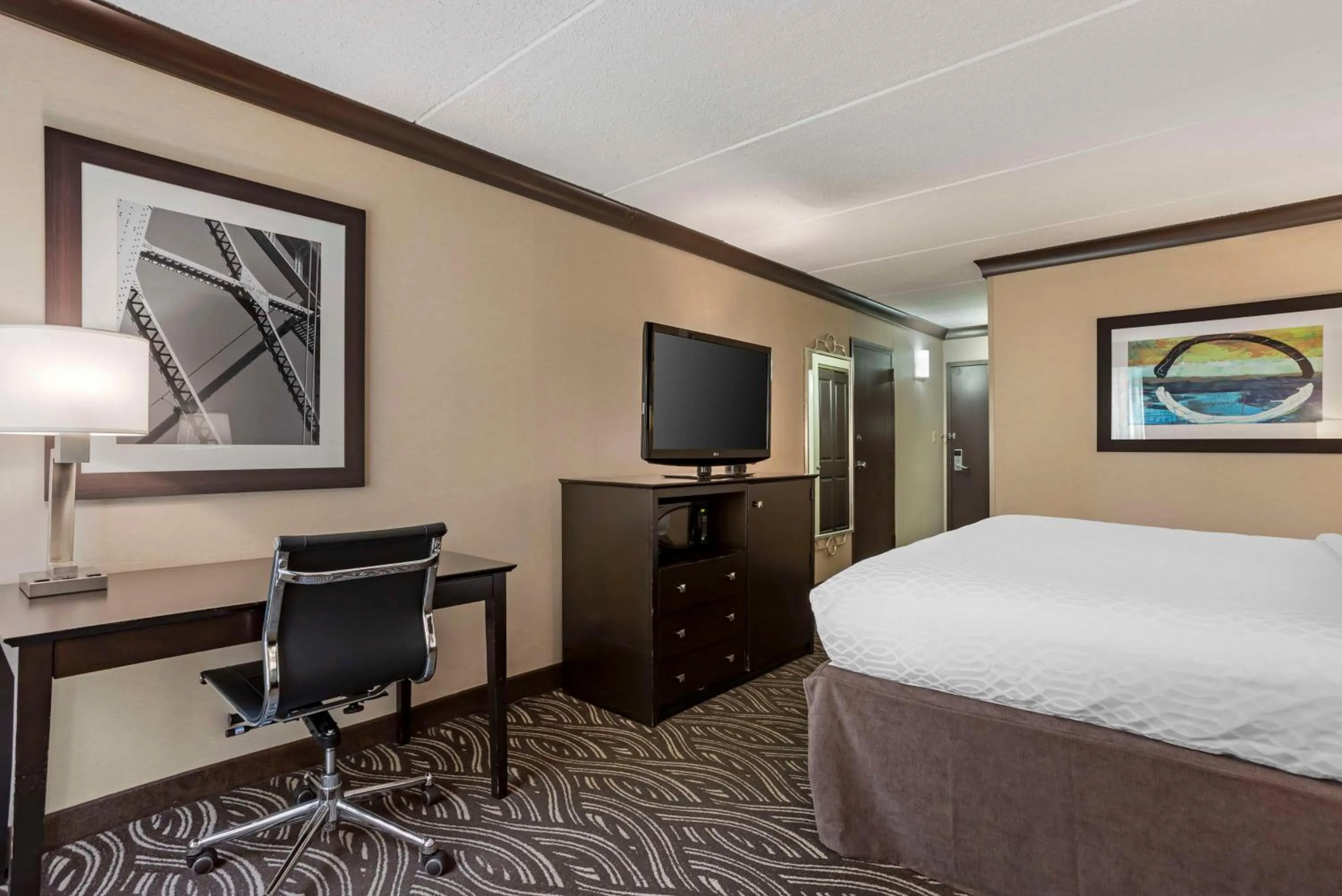 King Room with Sofa Bed - Non-Smoking in Best Western Plus Kingston Hotel and Conference Center