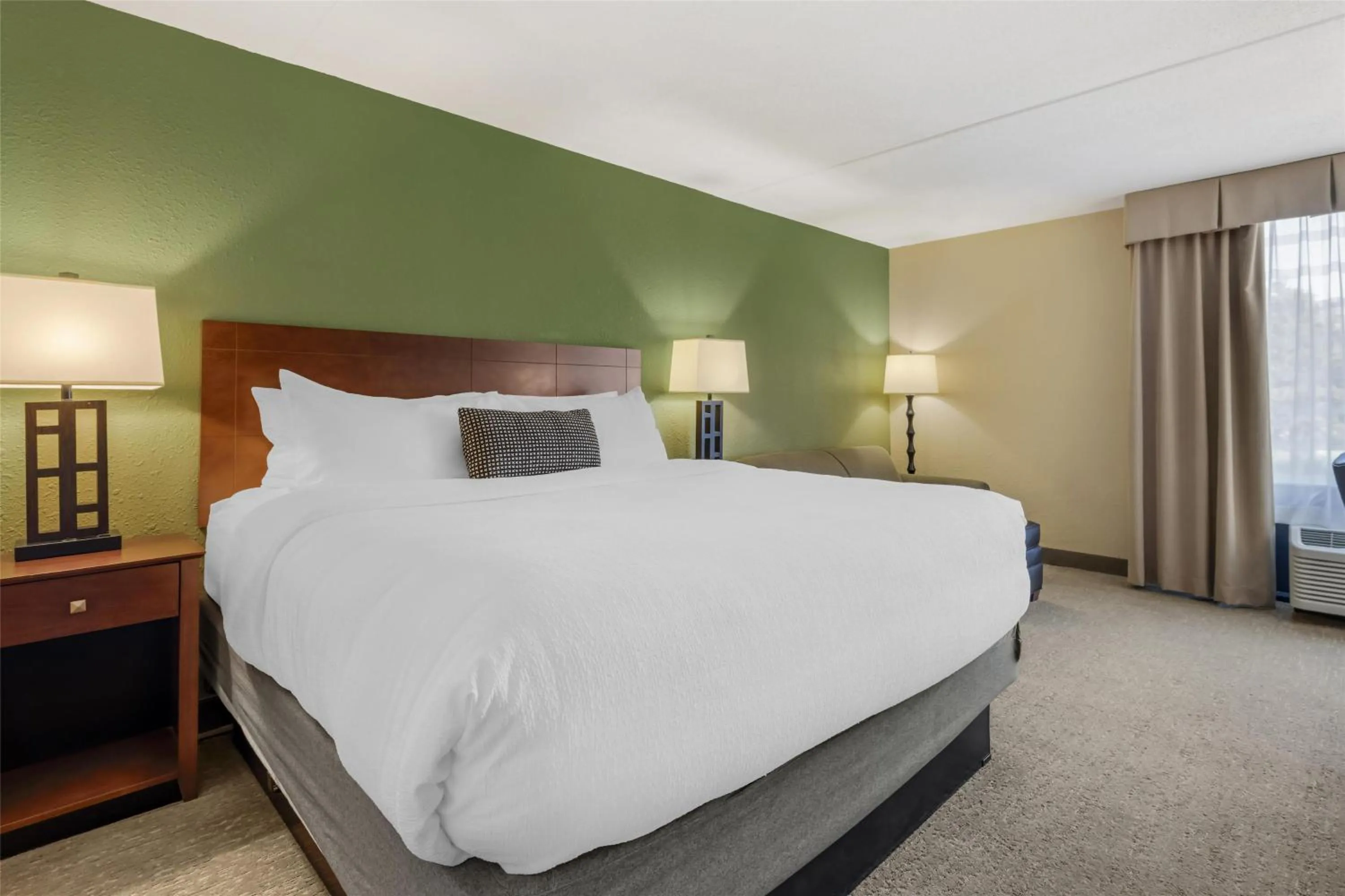 King Room with Sofabed in Best Western Fairmont