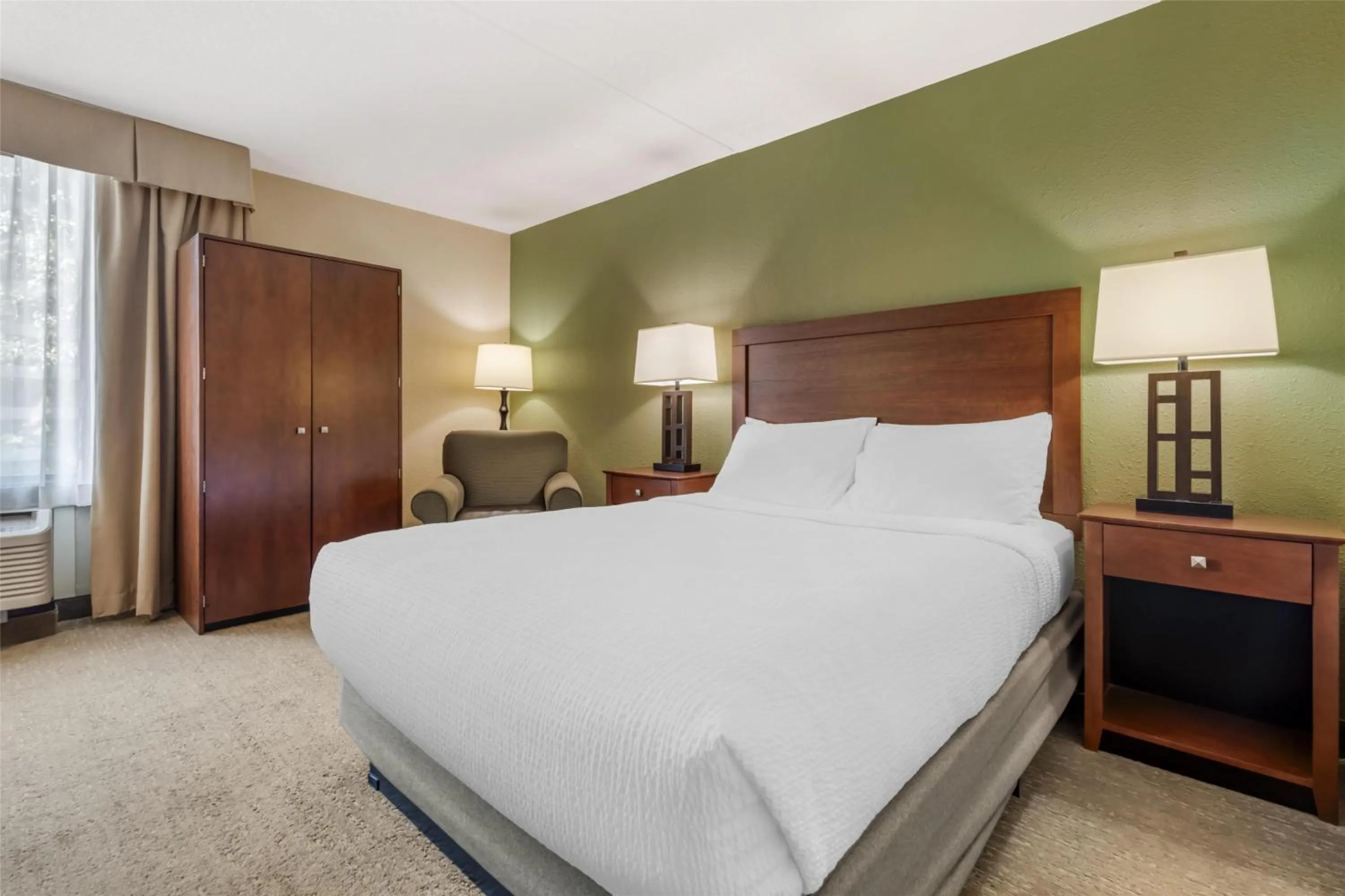 Queen Room in Best Western Fairmont