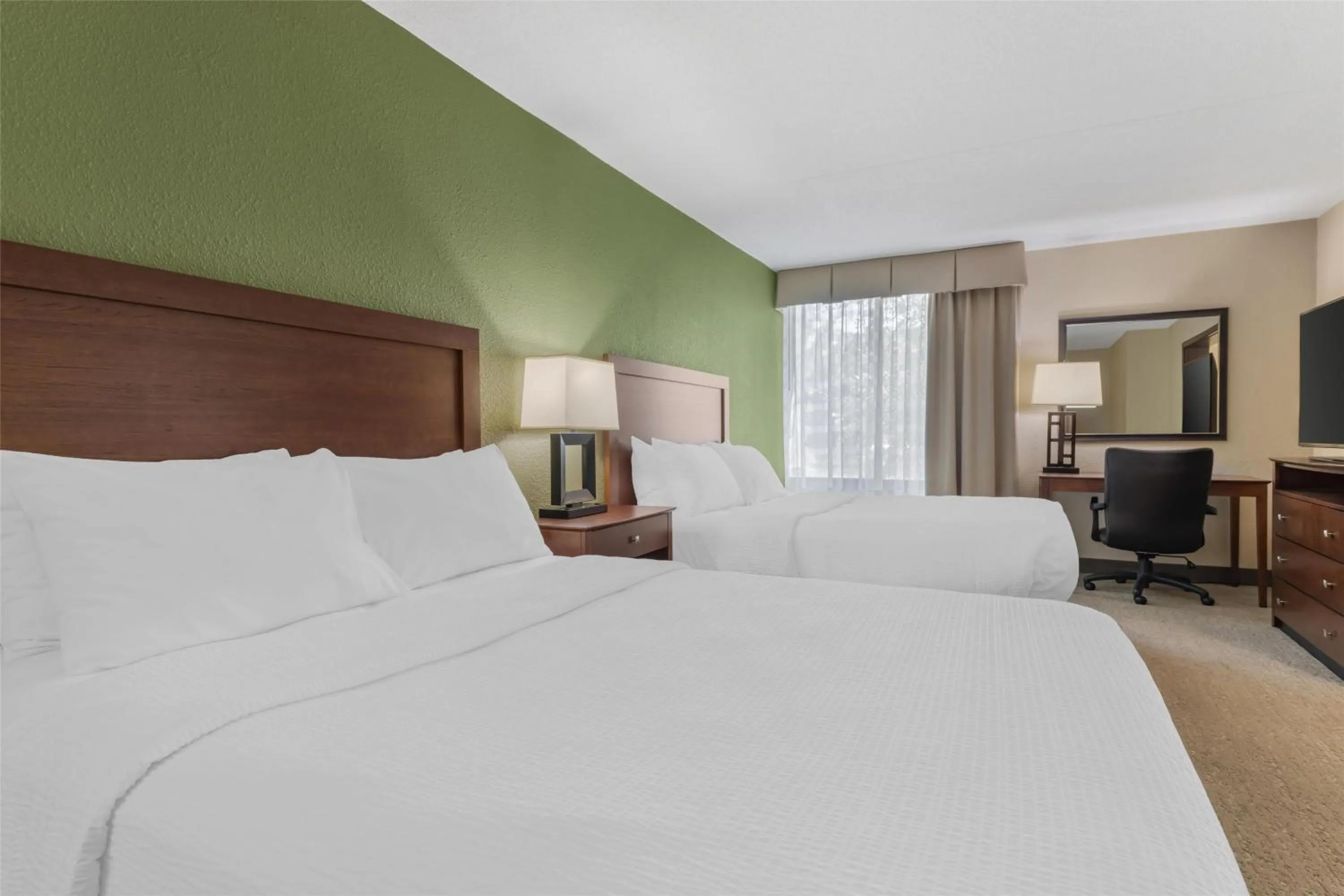 Queen Suite with Two Queen Beds in Best Western Fairmont