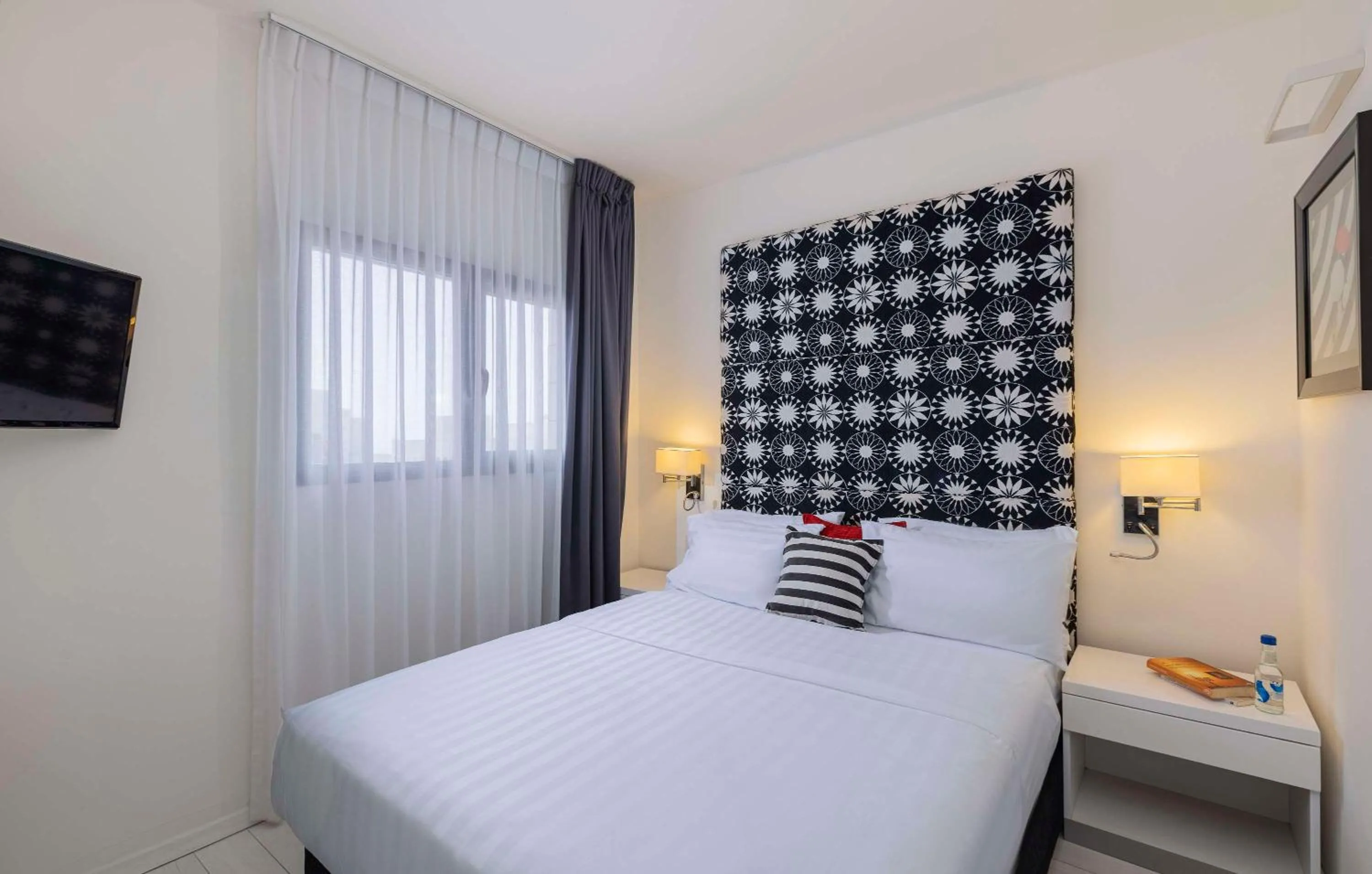 Junior One-Bedroom Suite with Kitchenette in Best Western Regency Suites