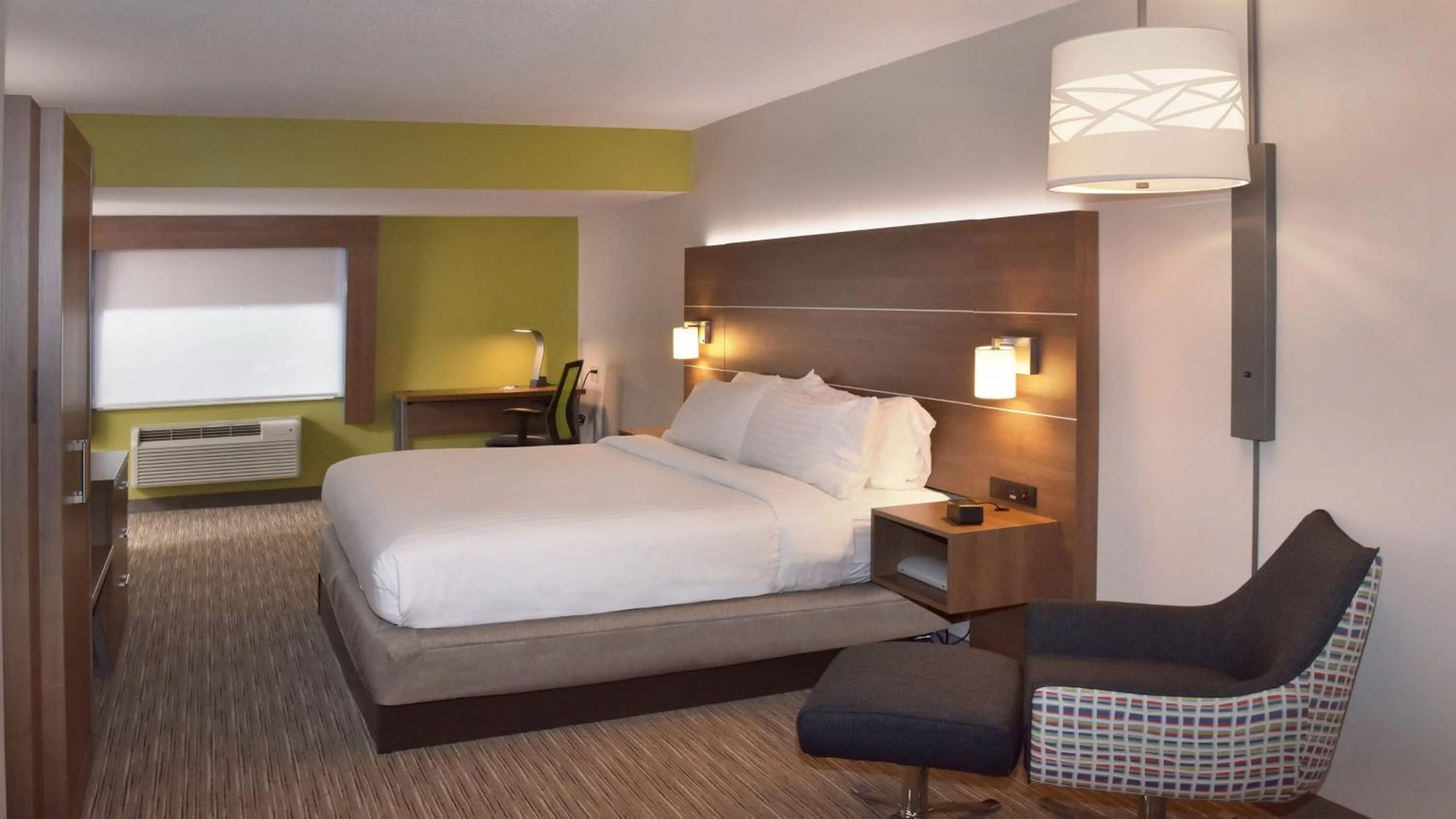 King Room with Roll-In Shower - Disability Access in Holiday Inn Express Mount Pleasant- Scottdale by IHG