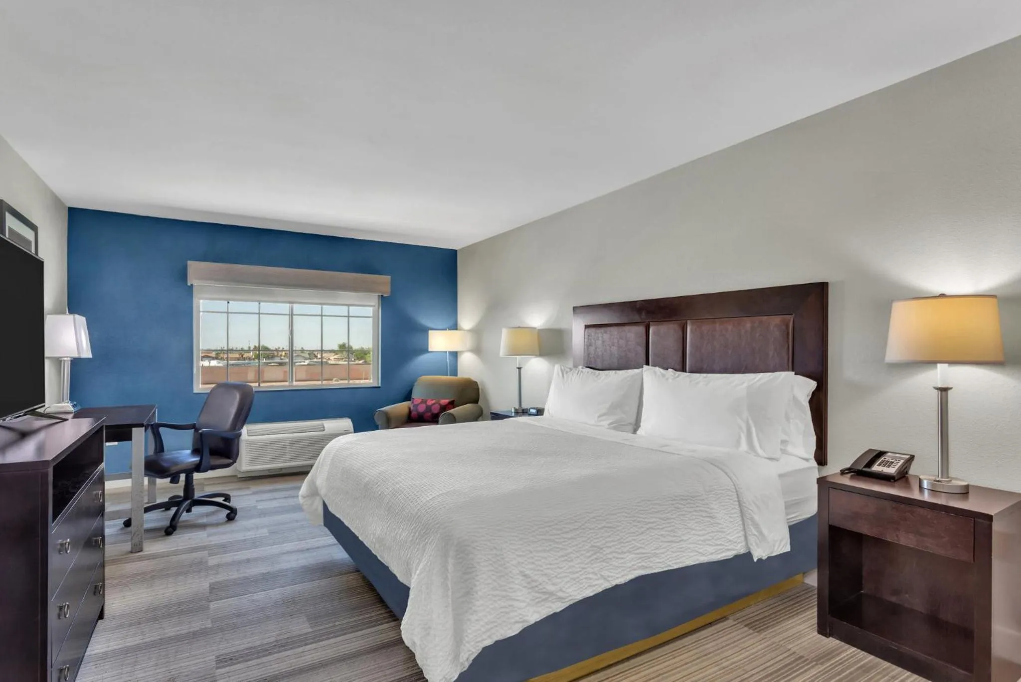 One-Bedroom King Suite in Holiday Inn Express Hotel & Suites El Centro by IHG
