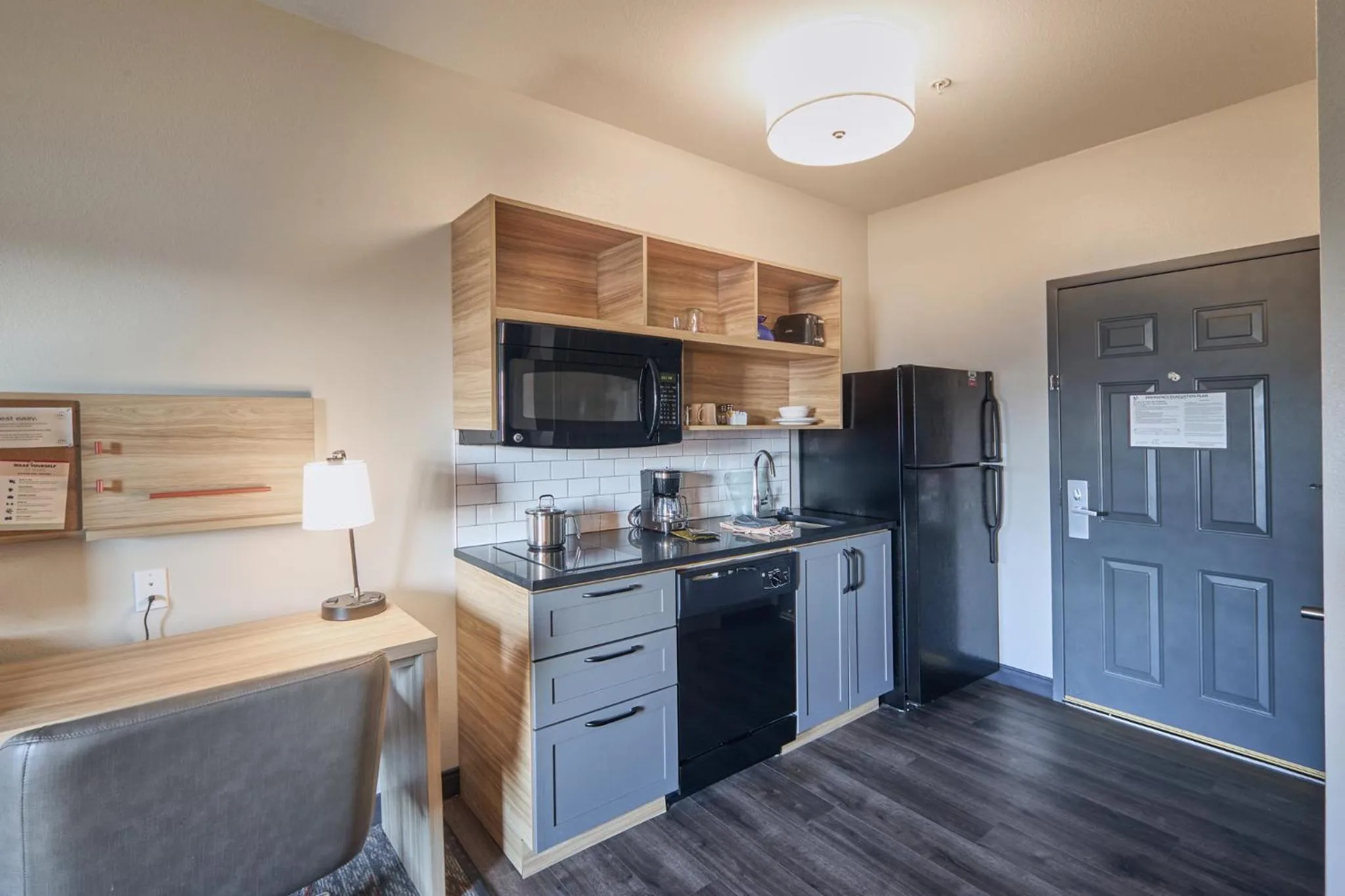 Queen Studio - Non-Smoking in Candlewood Suites Hot Springs by IHG