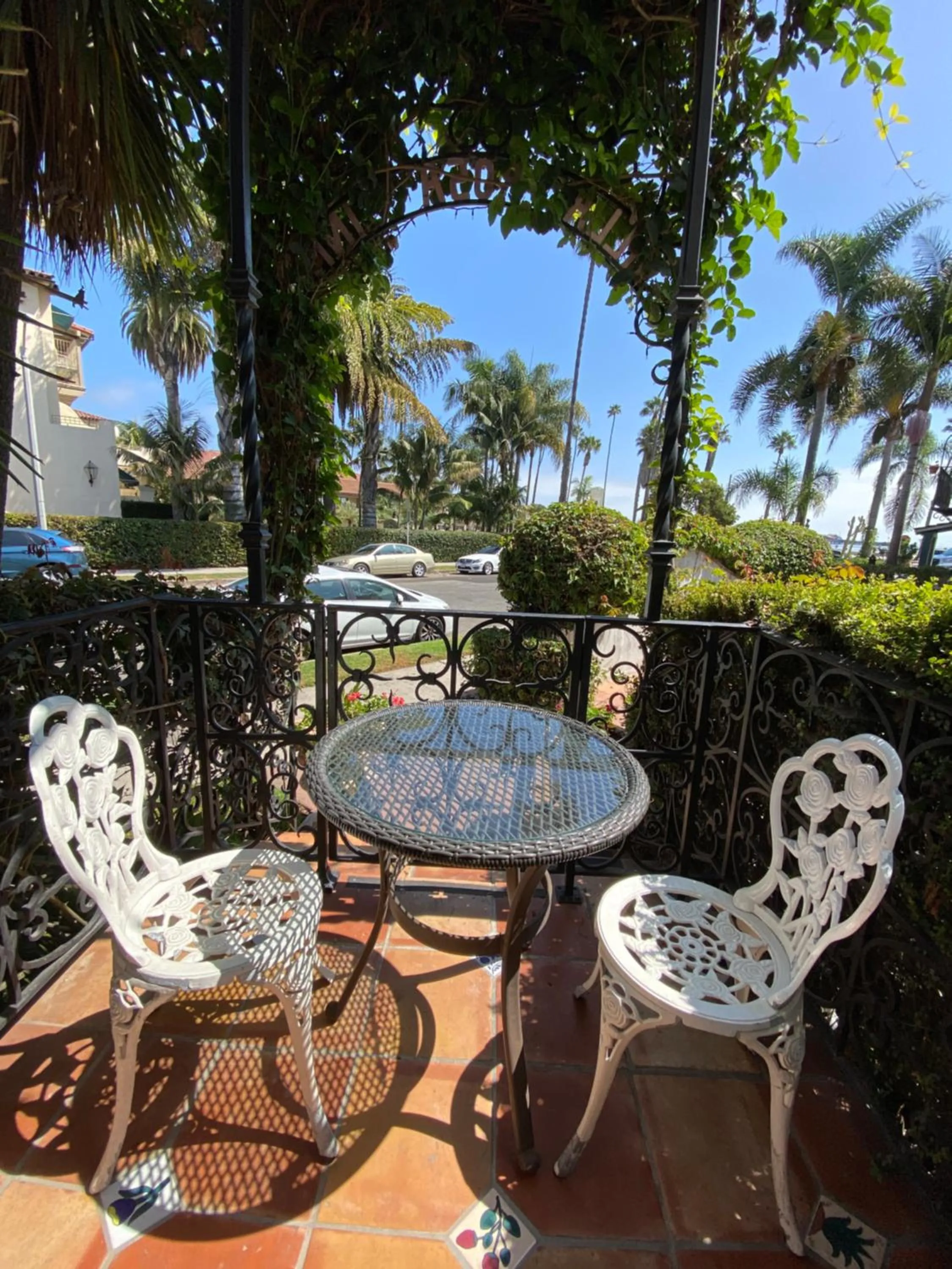 King Room with Balcony in Villa Rosa Inn