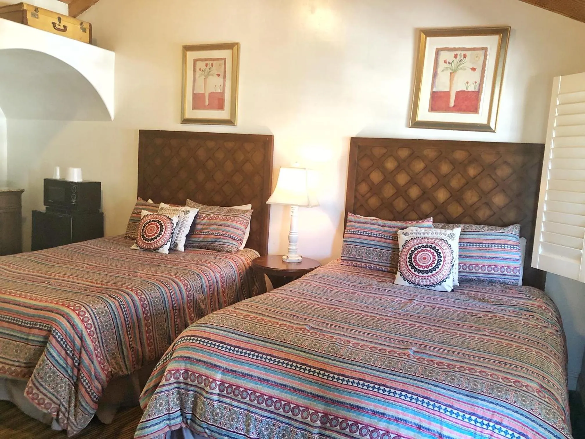 Queen Room with Two Queen Beds in Ala Mar by the Sea