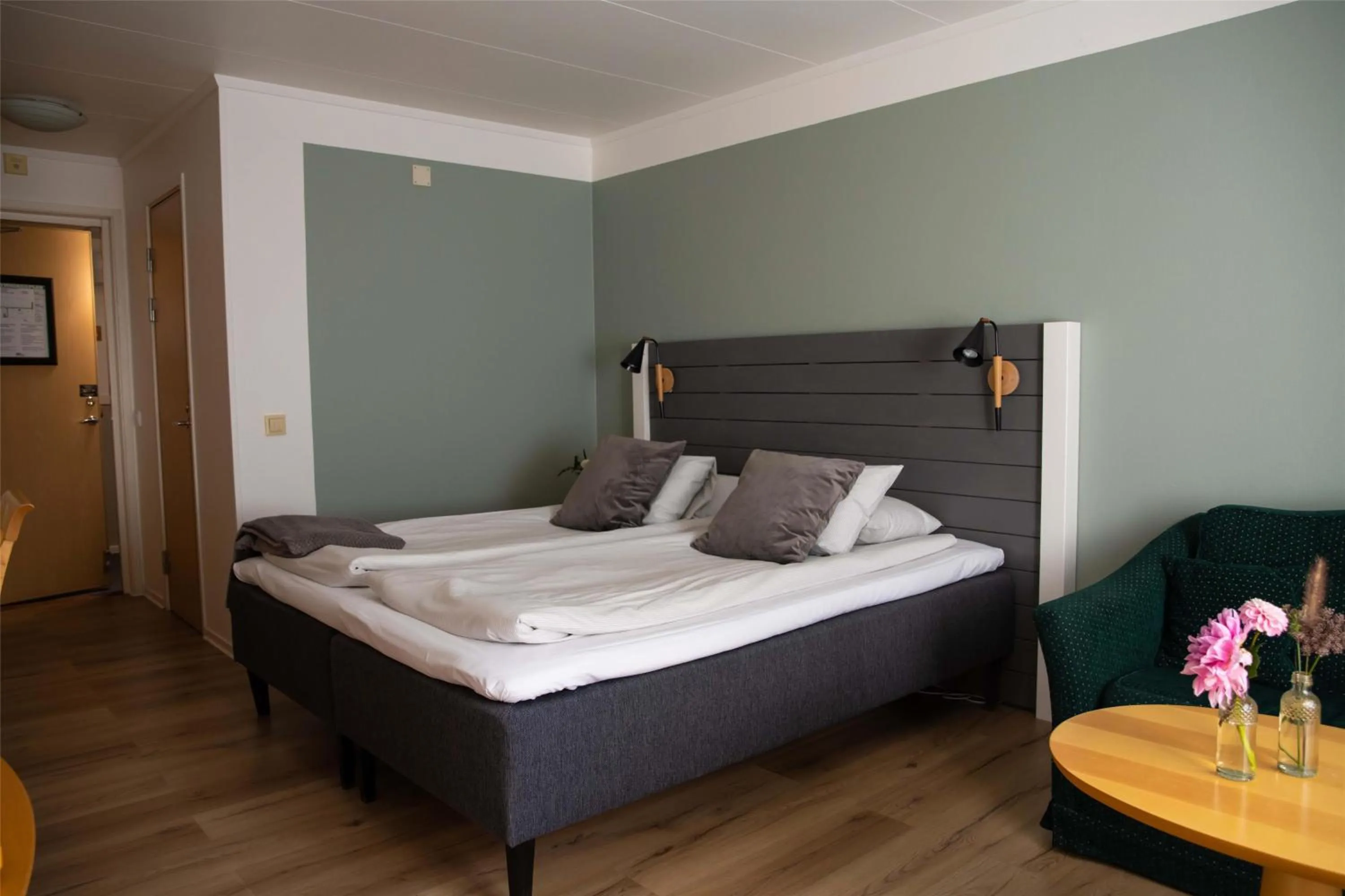 Standard King Room - single occupancy in Hotel Ullinge