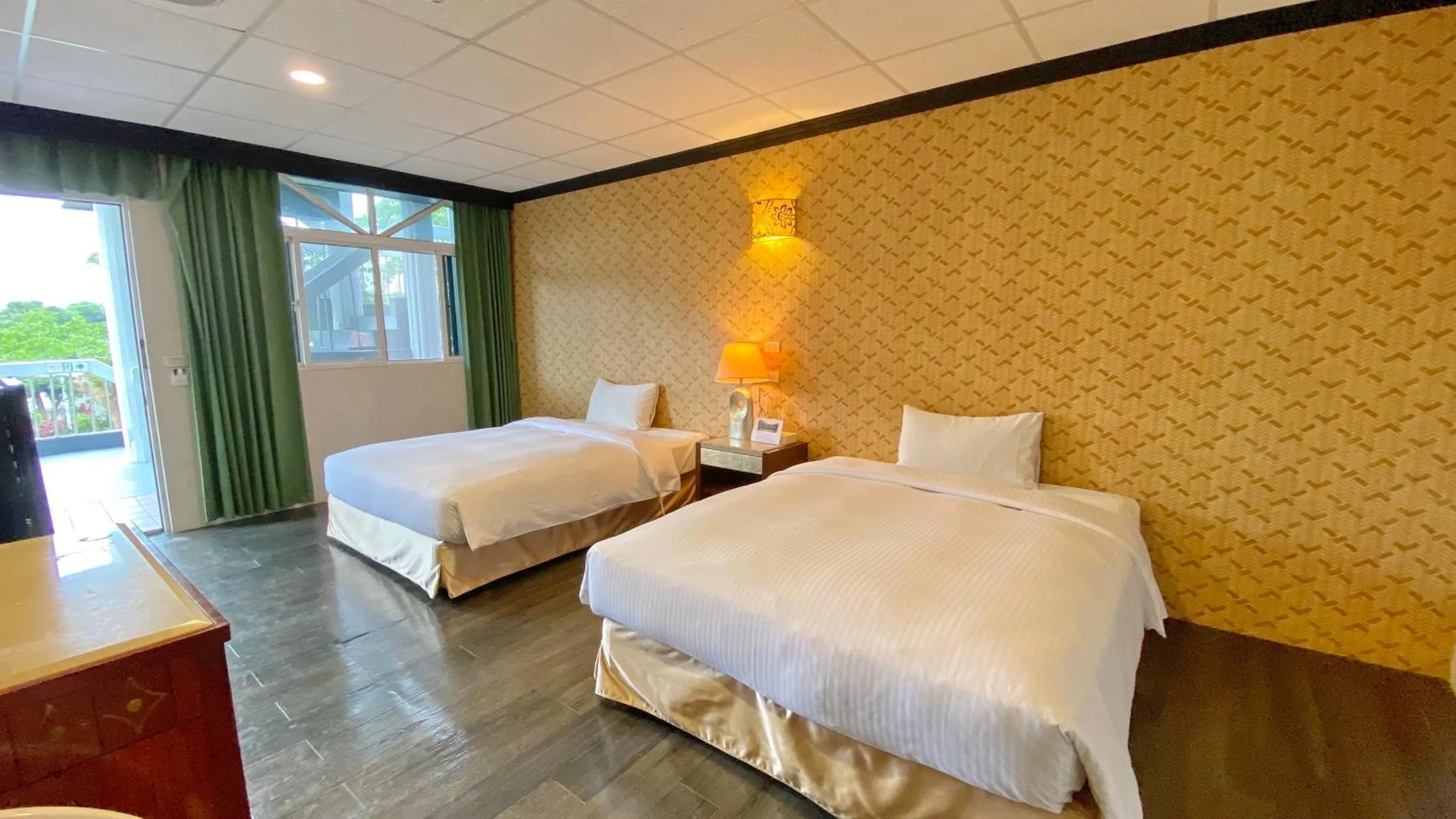 Deluxe Double or Twin Room in Jinhue Hotel